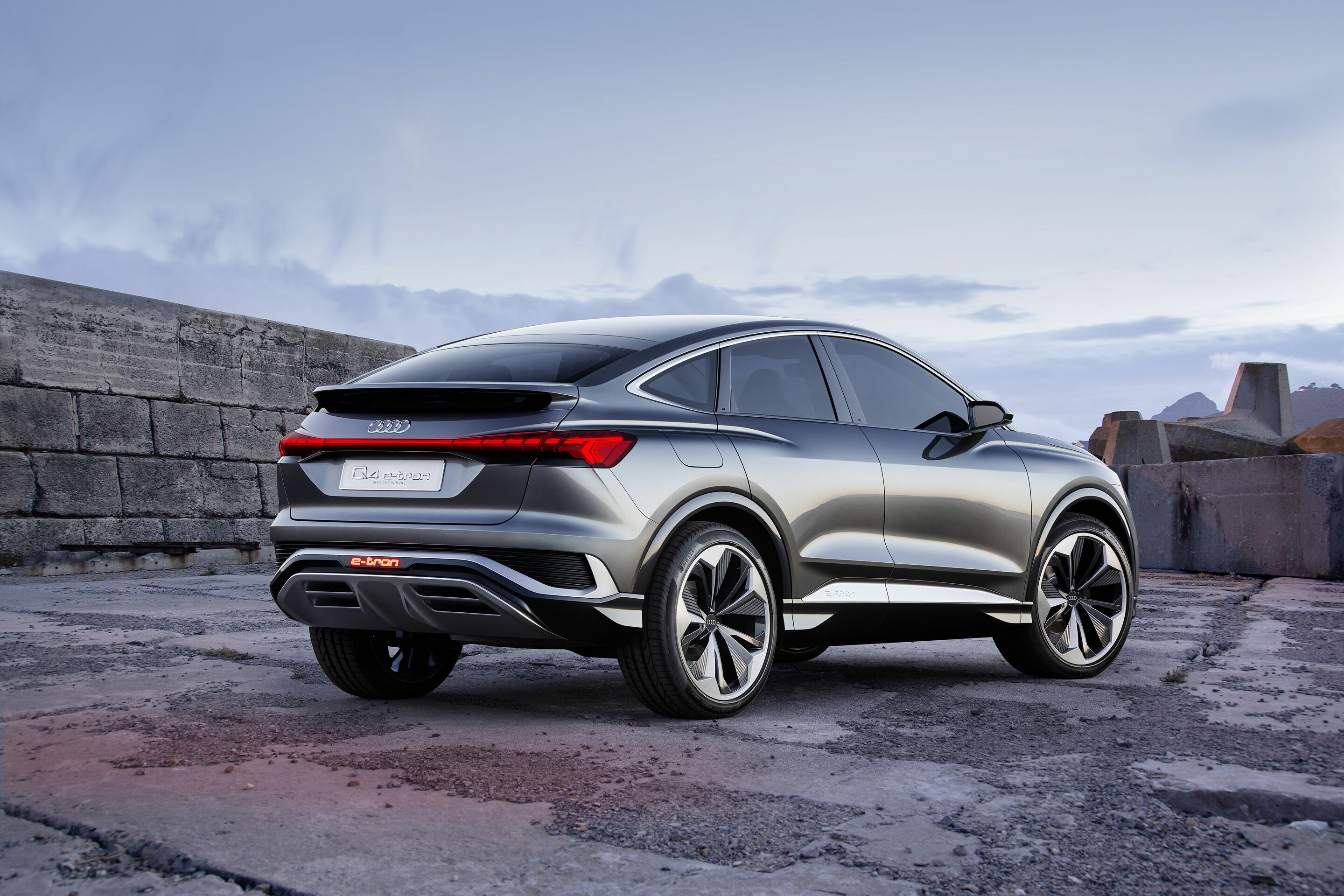 Q4 Sportback e-tron concept - Q4 Sportback e-tron concept