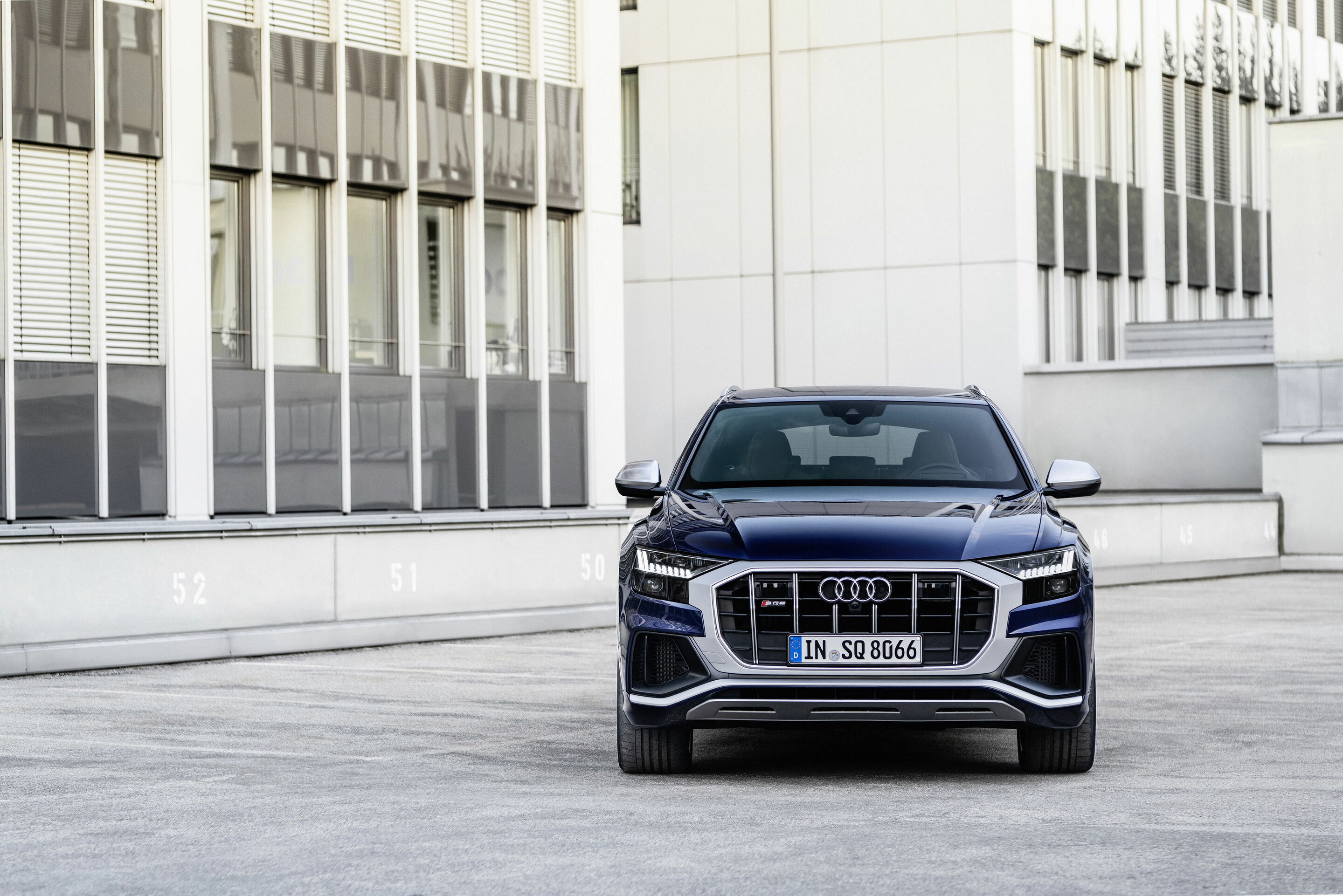 Audi SQ8 TFSI - Static photo
Color: Navarra blue