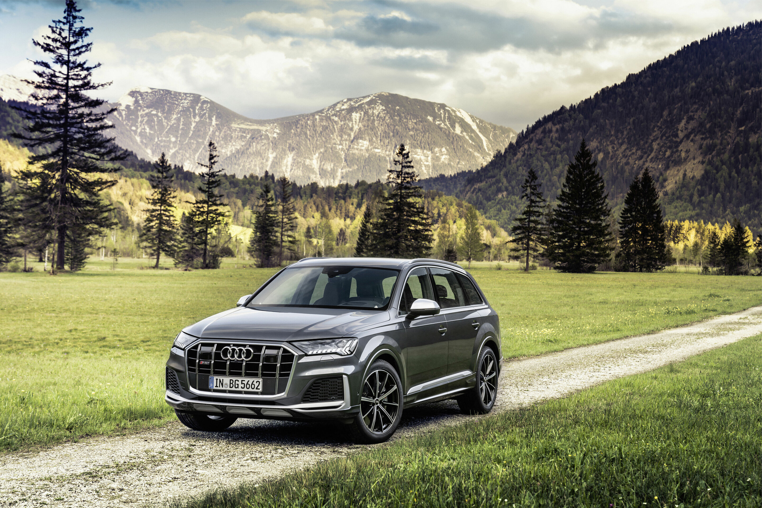 Audi SQ7 TFSI - Standaufnahme
Farbe: daytonagrau perleffekt