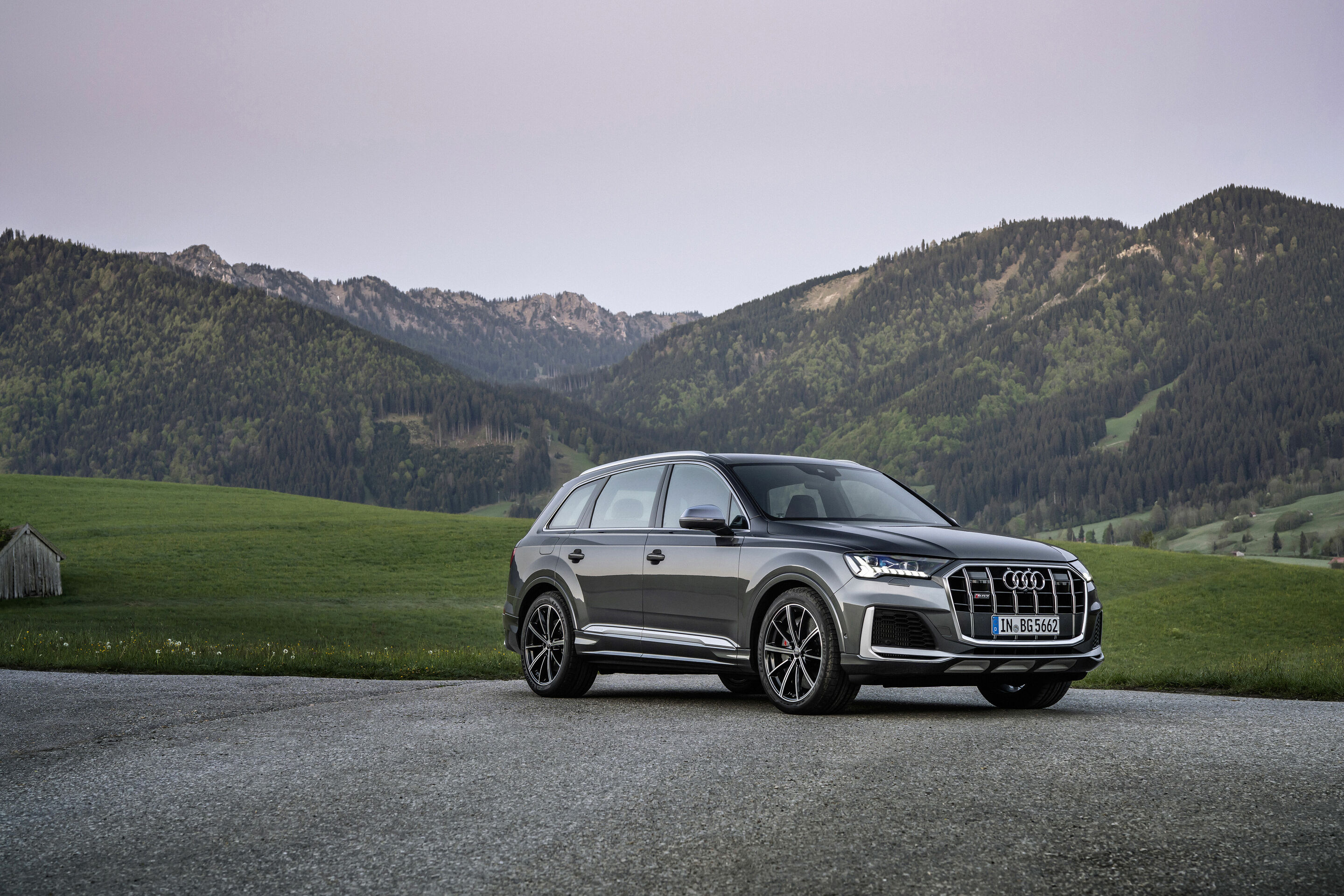 Audi SQ7 TFSI - Standaufnahme
Farbe: daytonagrau perleffekt