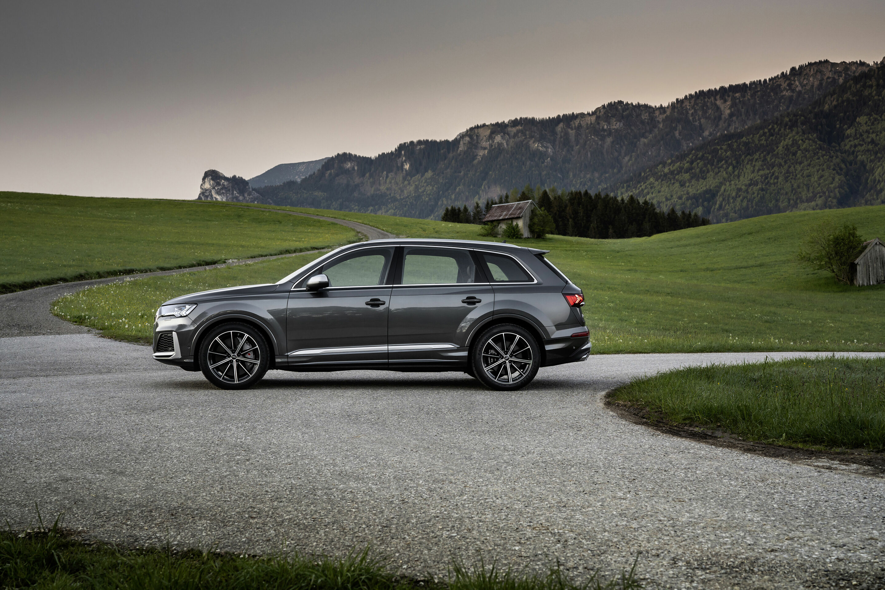 Audi SQ7 TFSI - Standaufnahme
Farbe: daytonagrau perleffekt