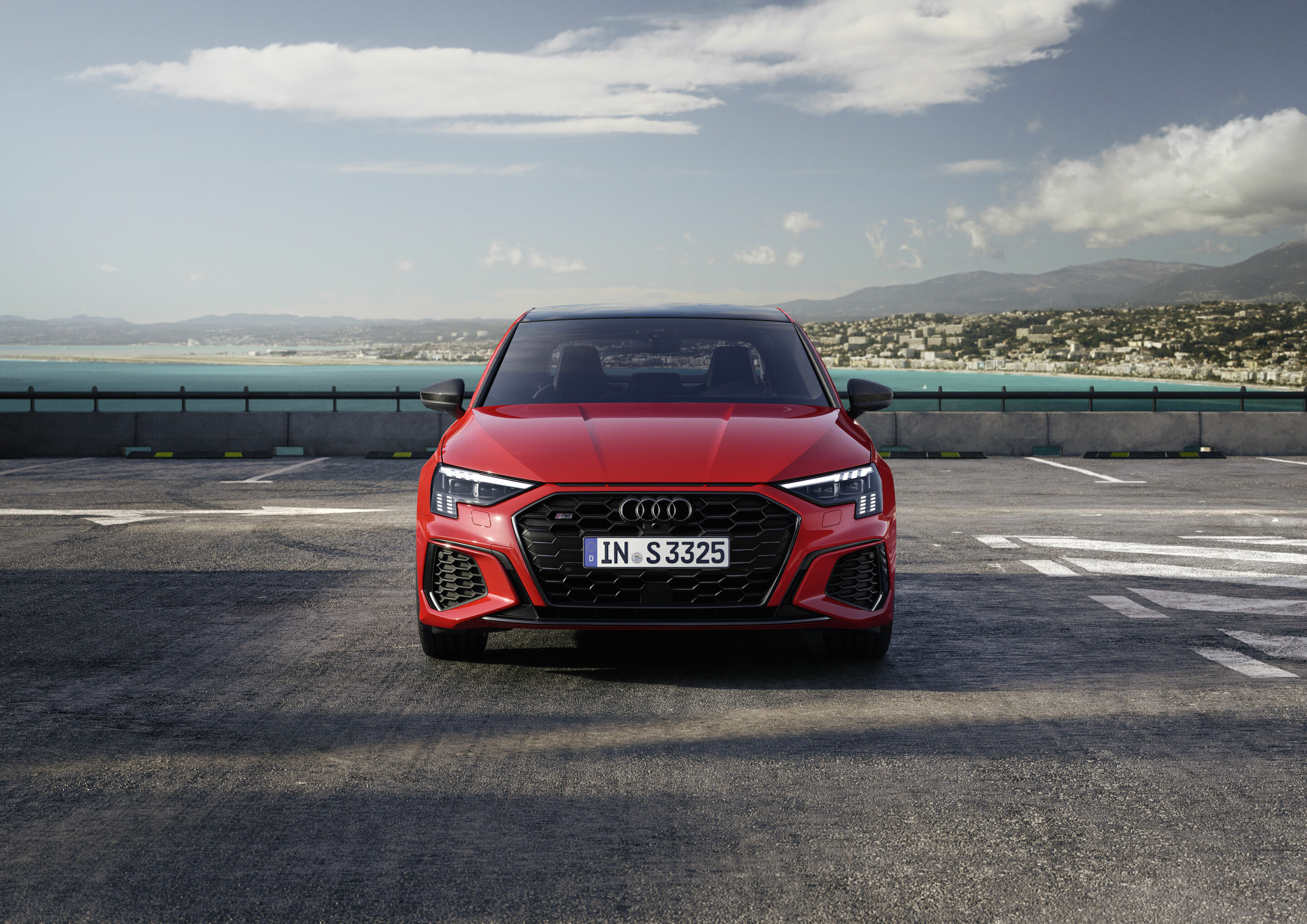 Audi S3 Limousine - Standaufnahme
Farbe: Tangorot