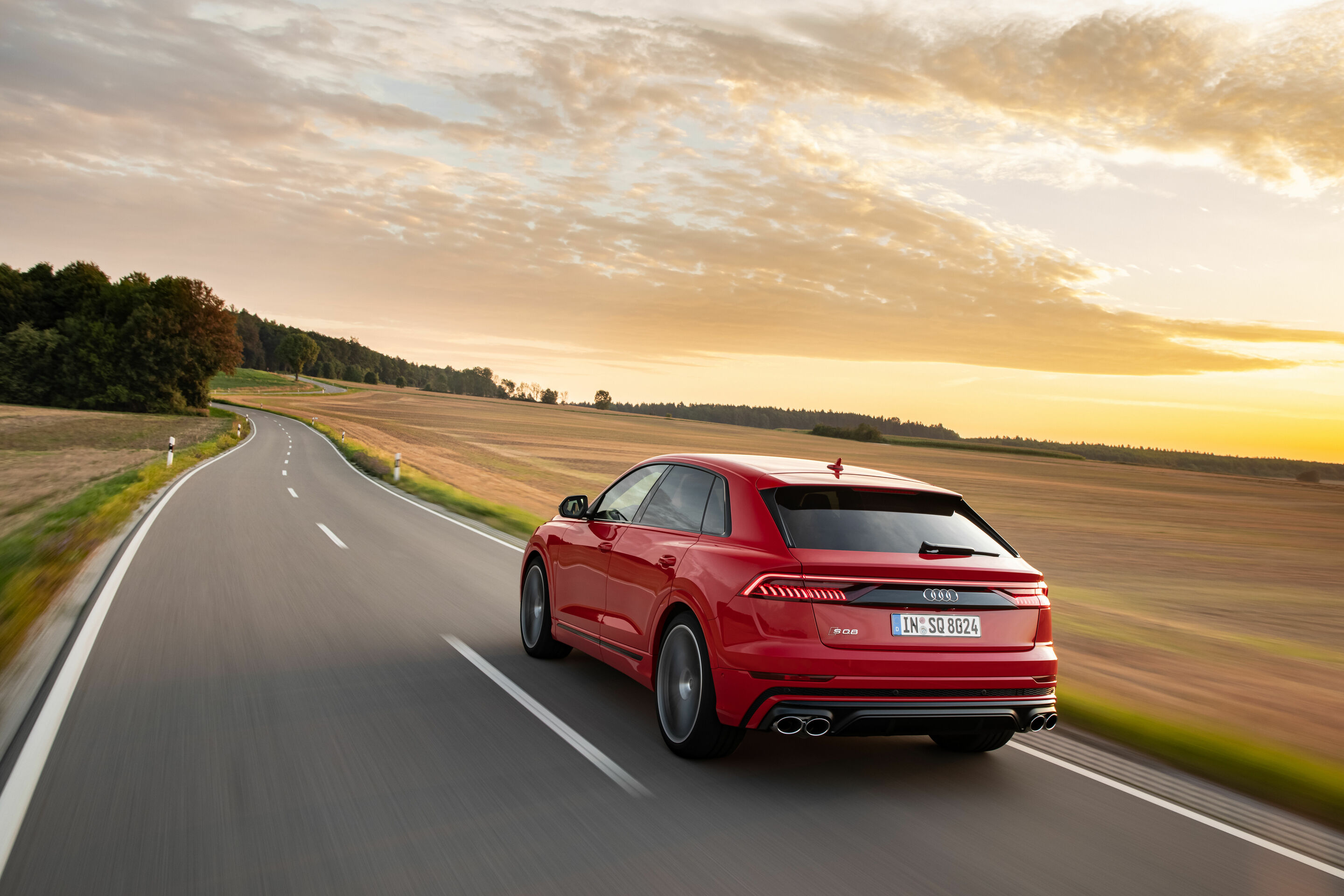 Audi SQ8 TFSI - Dynamic photo
Color: Misano red