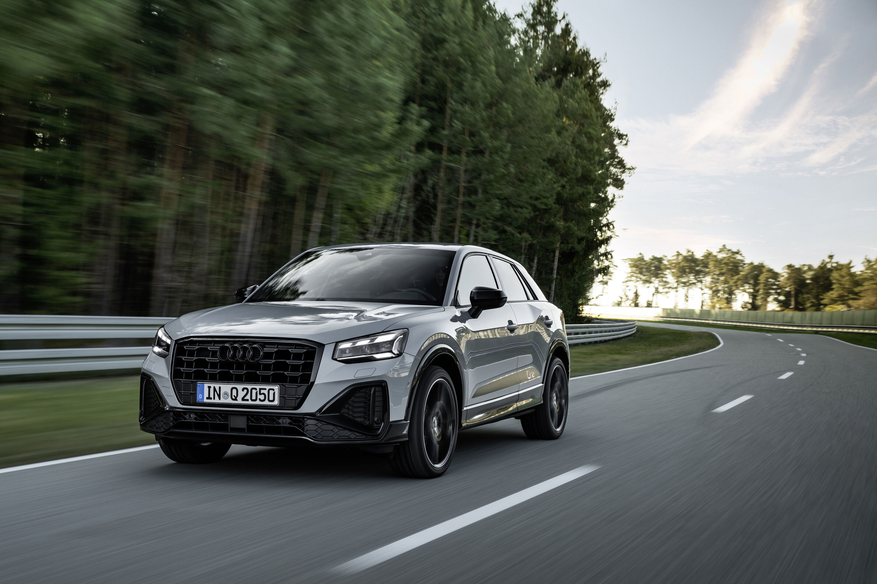 Audi Q2 (until 2026) - Dynamic photo,
Colour: arrow gray
