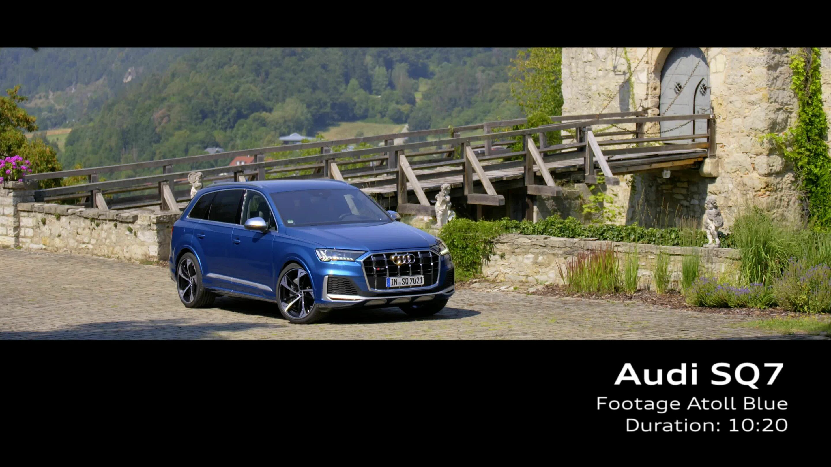 Footage Audi SQ7 atoll blue - Footage Audi SQ7 atoll blue