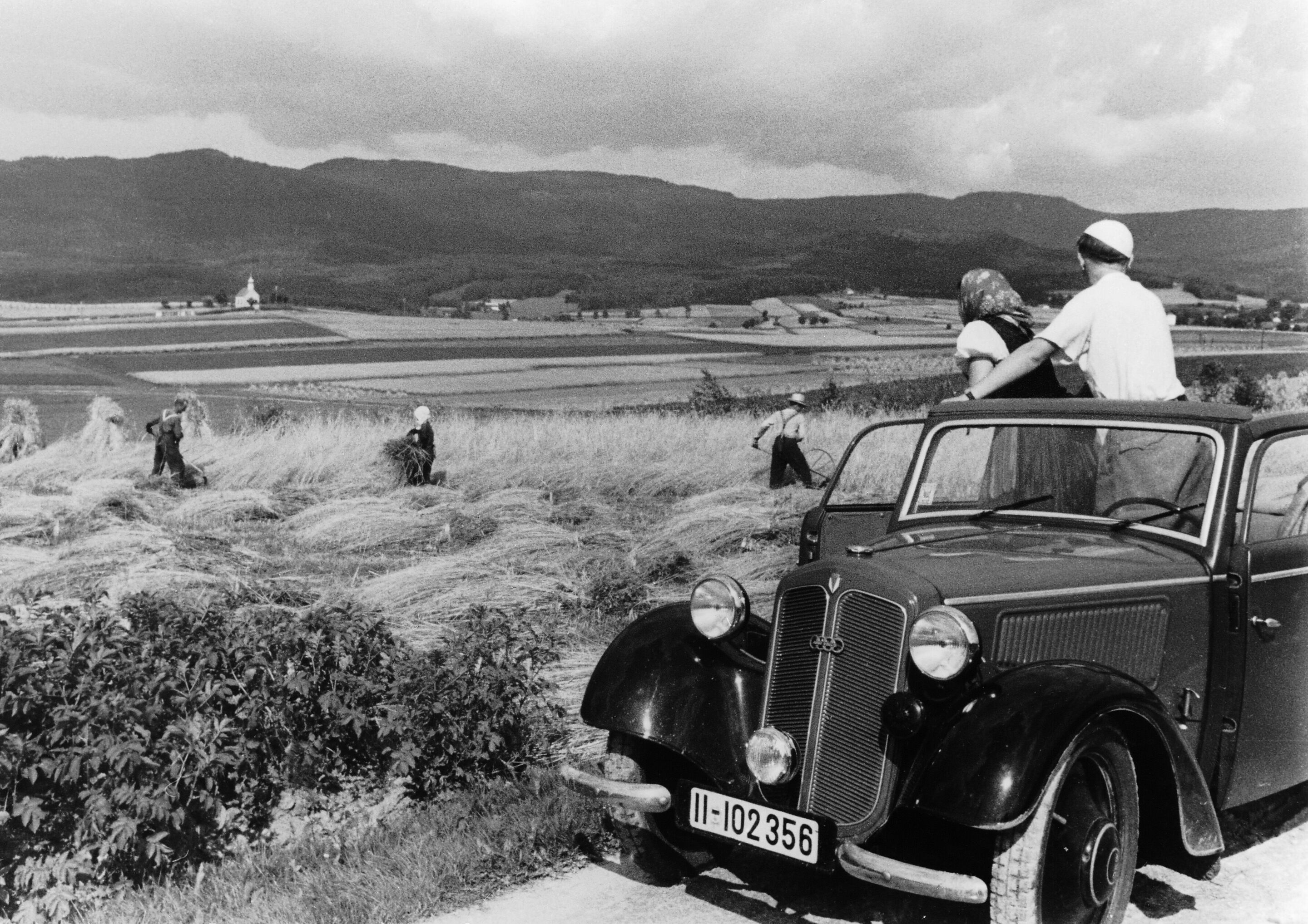 DKW "Reichsklasse" (F7) special convertible saloon, four-seater, 600 cc, two-cylinder, two-stroke transverse engine, front-wheel drive, 18 hp.