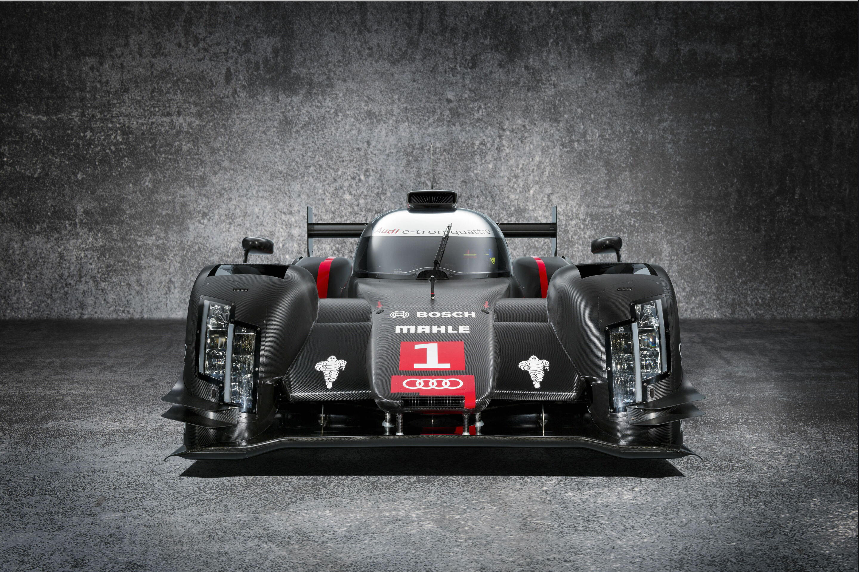 U.S. test for new Audi R18 e-tron quattro - Only a week after the World Championship winning Audi R18 e-tron quattro race car’s last run in a race, its successor is ready to hit the track.