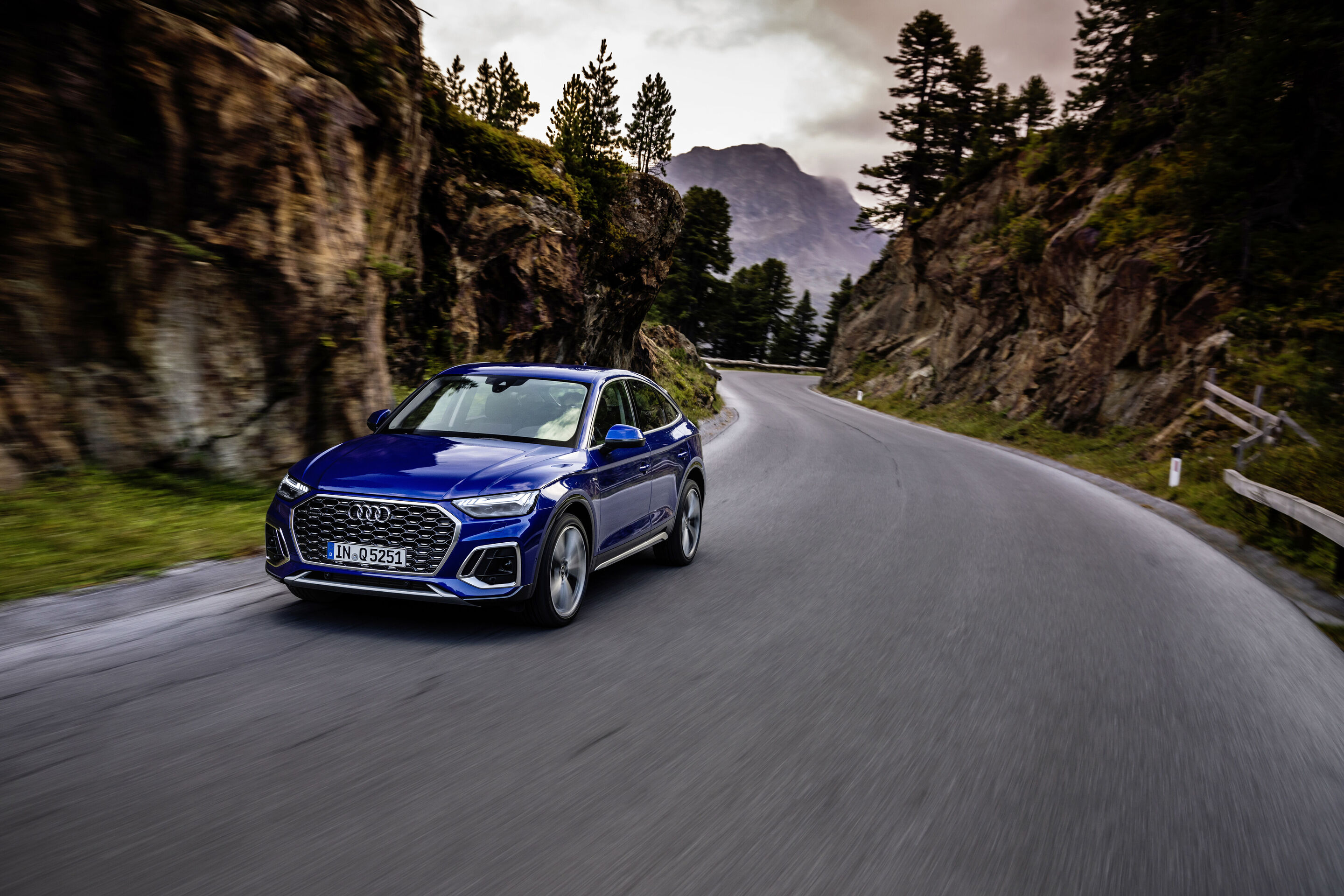 Audi Q5 Sportback (until 2024) - Dynamic photo,
Colour: Ultra blue