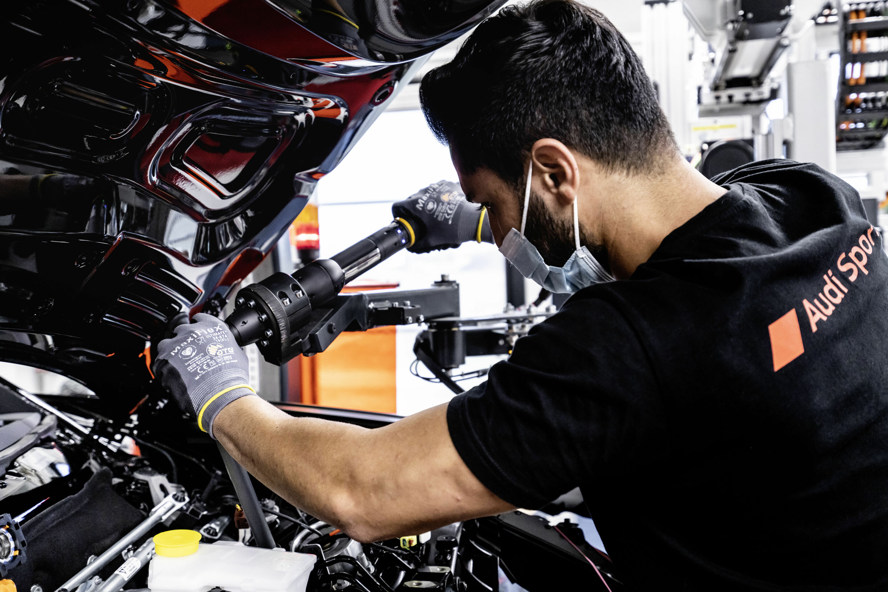 High-tech meets craftsmanship - The assembly facility of the Audi e-tron GT at Böllinger Höfe.