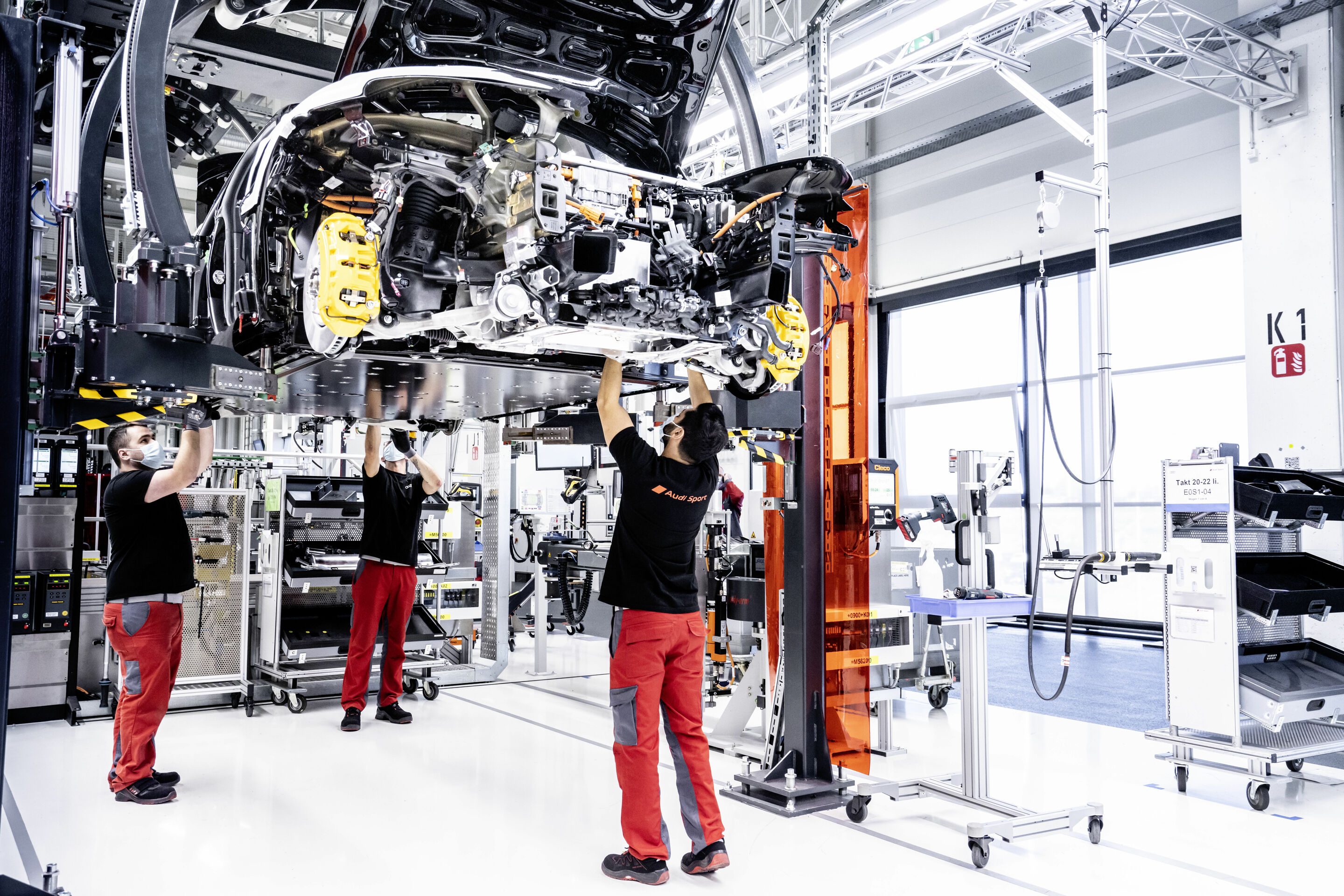 High-tech meets craftsmanship - The assembly facility of the Audi e-tron GT at Böllinger Höfe.
