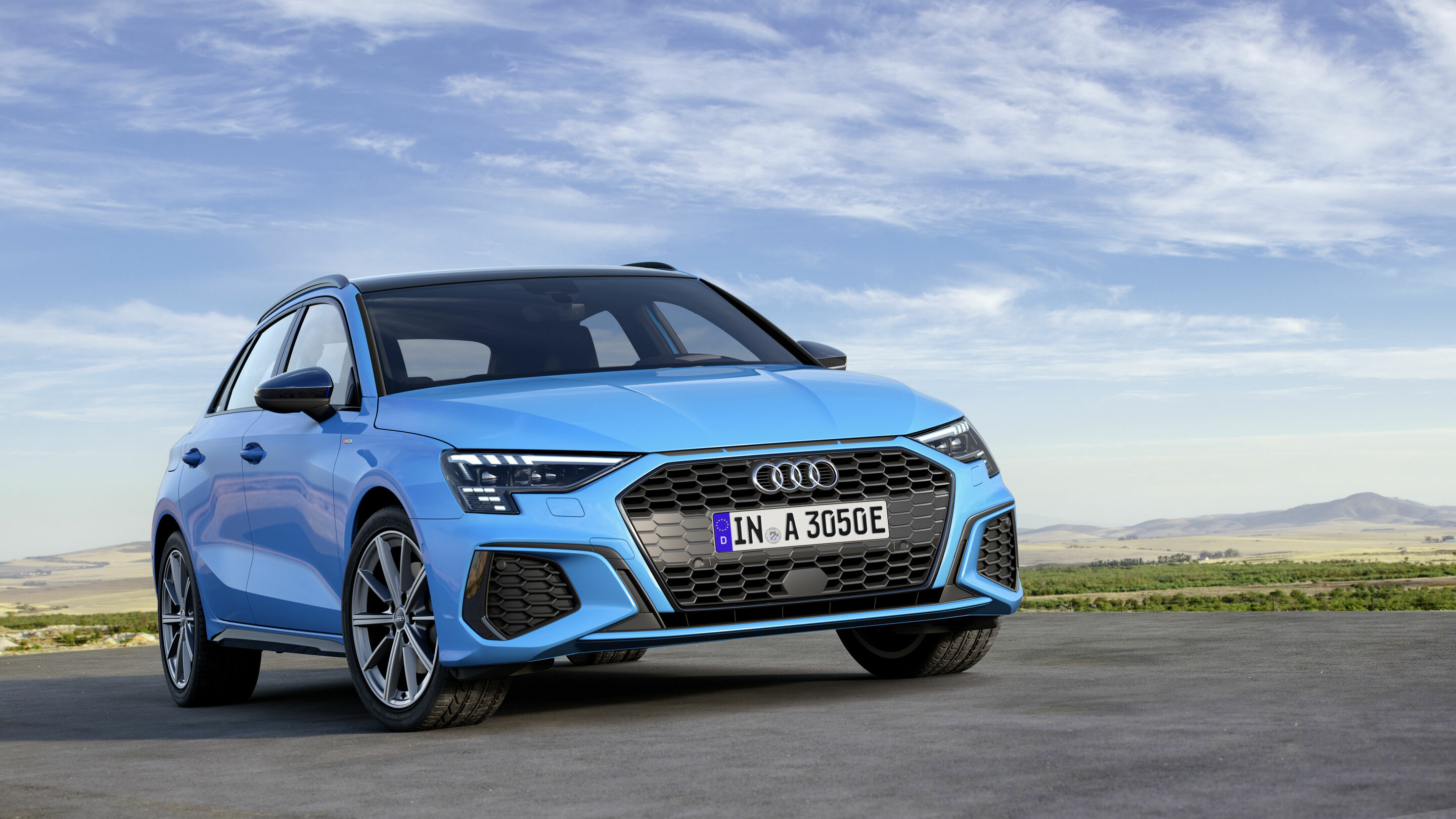 Audi A3 Sportback 40 TFSI e - Standaufnahme,
Farbe: Turboblau