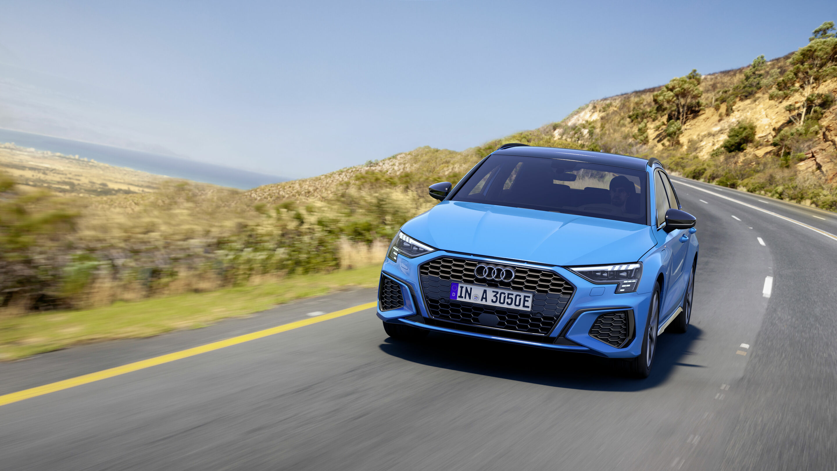 Audi A3 Sportback 40 TFSI e - Dynamic photo,
Colour: Turbo blue
