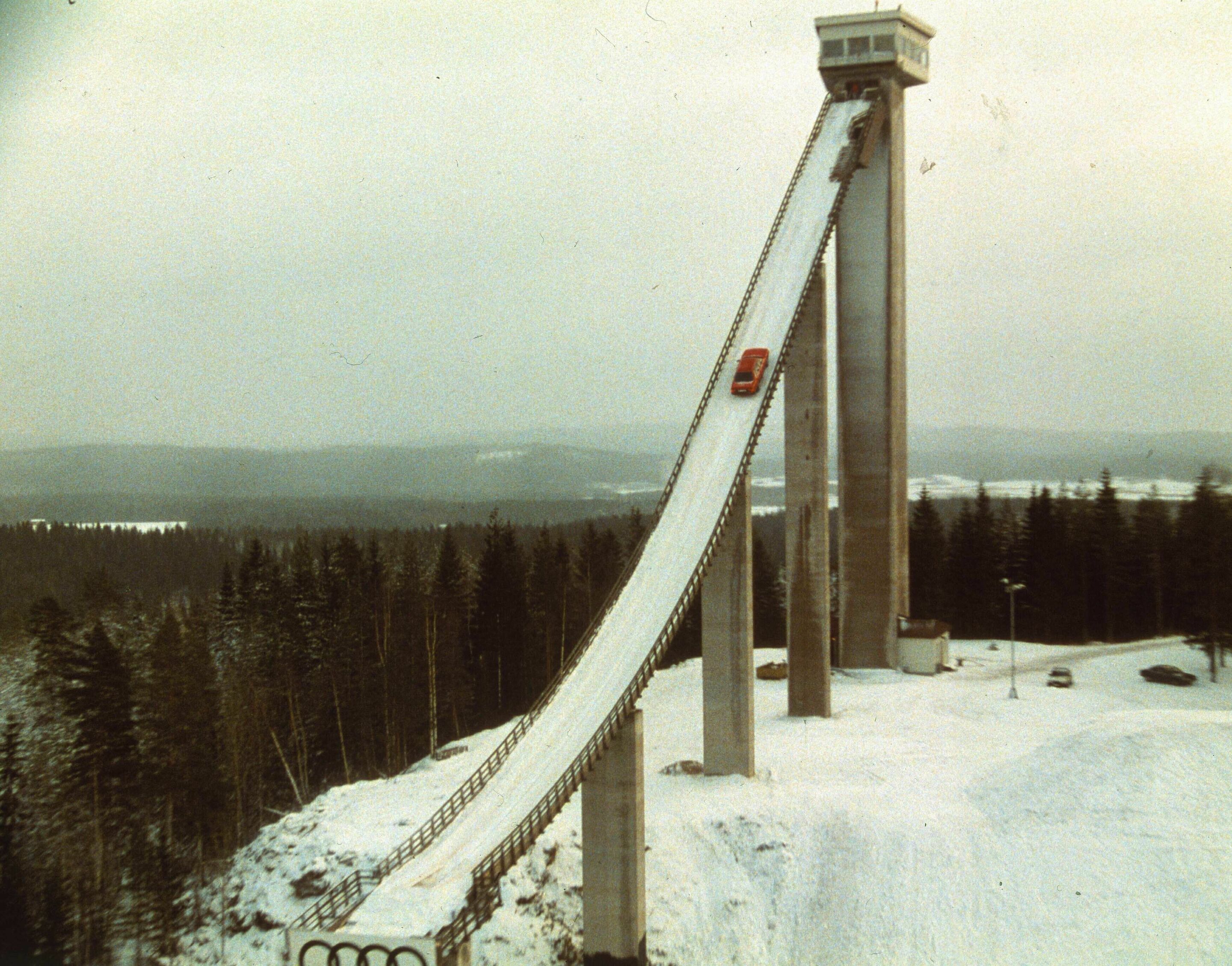 40 Jahre, 40 Zahlen, 40 Bilder: Fakten und  Buntes zur quattro-Technologie von Audi - 80 Prozent betrug die Steigung der Skischanze im finnischen Kaipola, auf der Audi 1986 einen legendären Werbesport drehte: Rallye-Profi Harald Demuth bewältigte die...