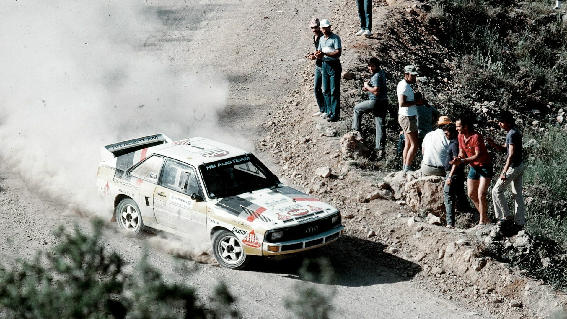 40 Jahre, 40 Zahlen, 40 Bilder: Fakten und  Buntes zur quattro-Technologie von Audi - 1981 startete Audi erstmals offiziell mit dem quattro in die Rallye-Szene. Mit rund 21 Minuten Vorsprung gewann Franz Wittmann die Jänner-Rallye in Österreich, die zur...