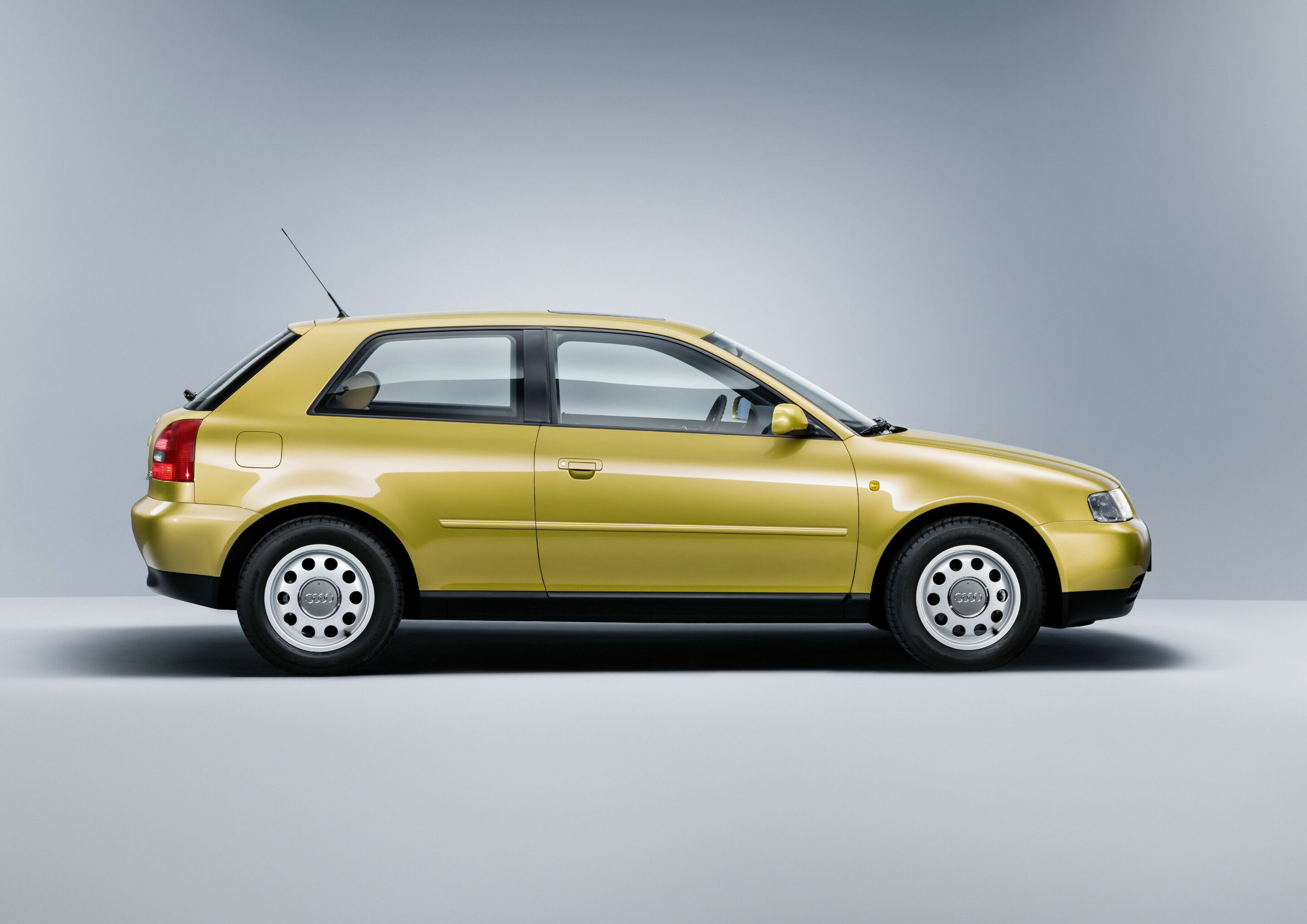 40 Jahre, 40 Zahlen, 40 Bilder: Fakten und  Buntes zur quattro-Technologie von Audi - 1999 führte Audi im A3 1.8 T mit 110 kW (150 PS) den quattro-Antrieb zum ersten Mal ins Premium-Kompaktsegment ein.