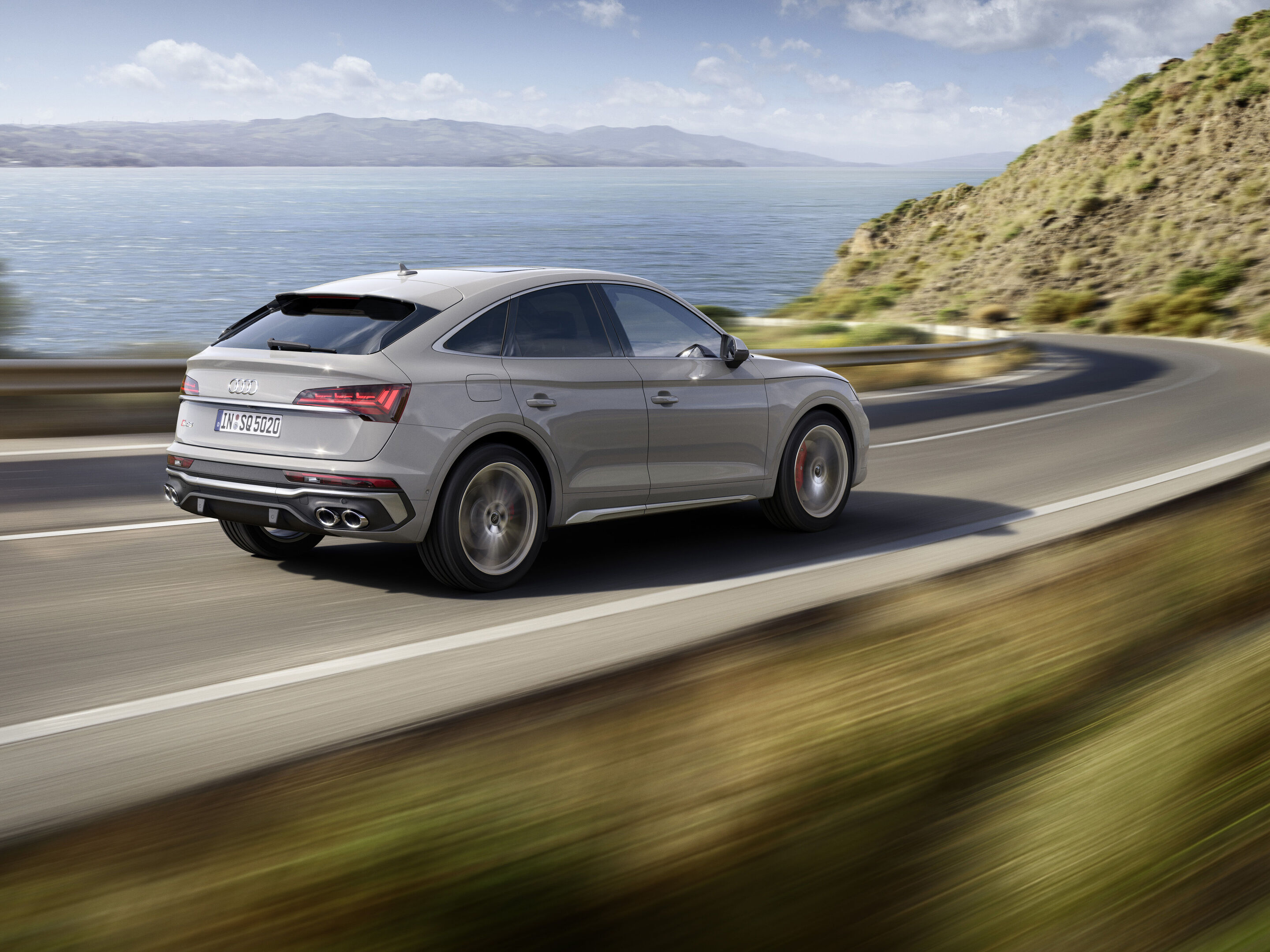 Audi SQ5 Sportback TDI (until 2024) - Dynamic photo,
Colour: Quantum gray