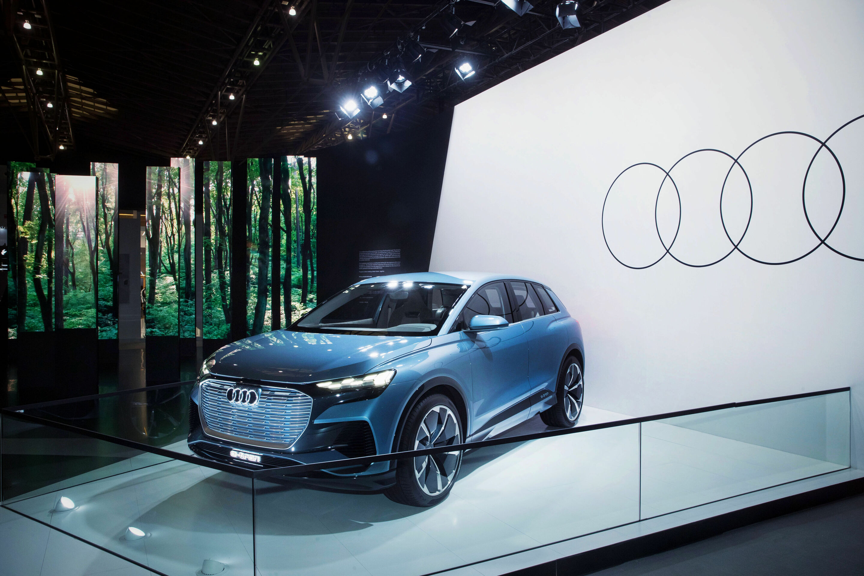 Window into the future: Audi ist Hauptsponsor der Design Shanghai - Audi Q4 e-tron concept auf dem Audi Stand auf der Design Shanghai