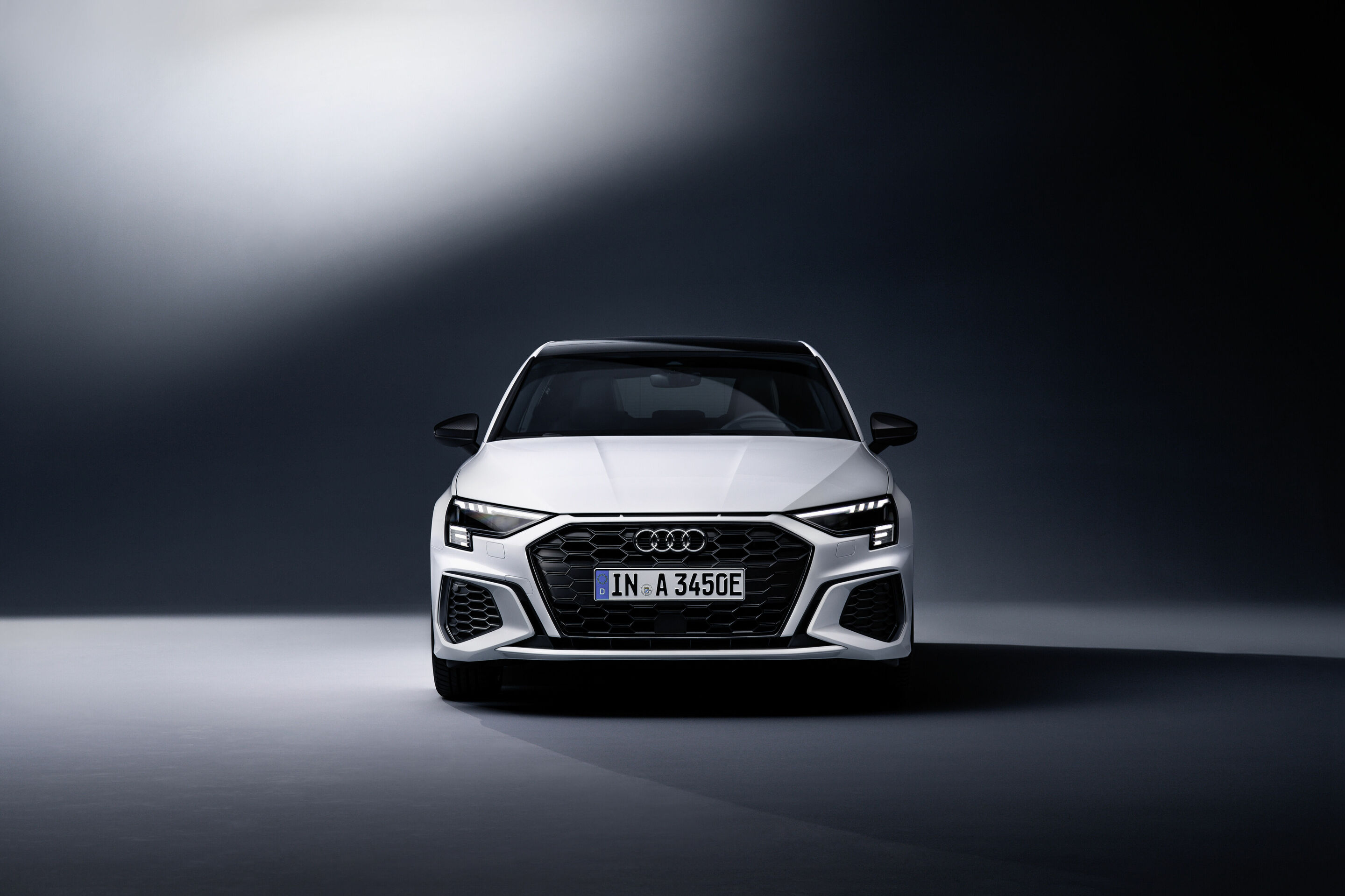 Audi A3 Sportback 45 TFSI e - Static photo,
Colour: Glacier white