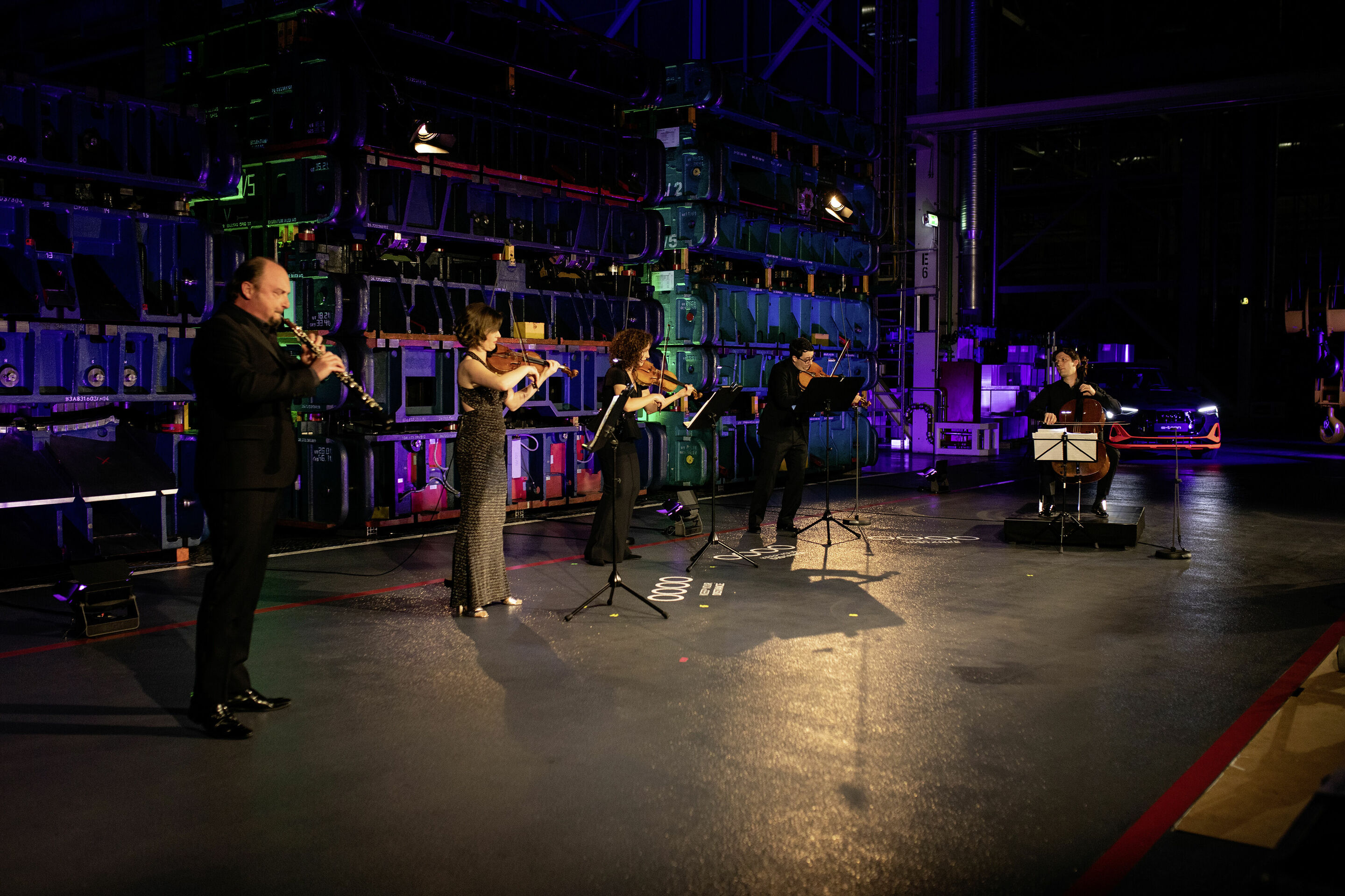 #AudiTogether Concert for Solidarity from the press shop in Ingolstadt - #AudiTogether Concert for Solidarity from the press shop in Ingolstadt