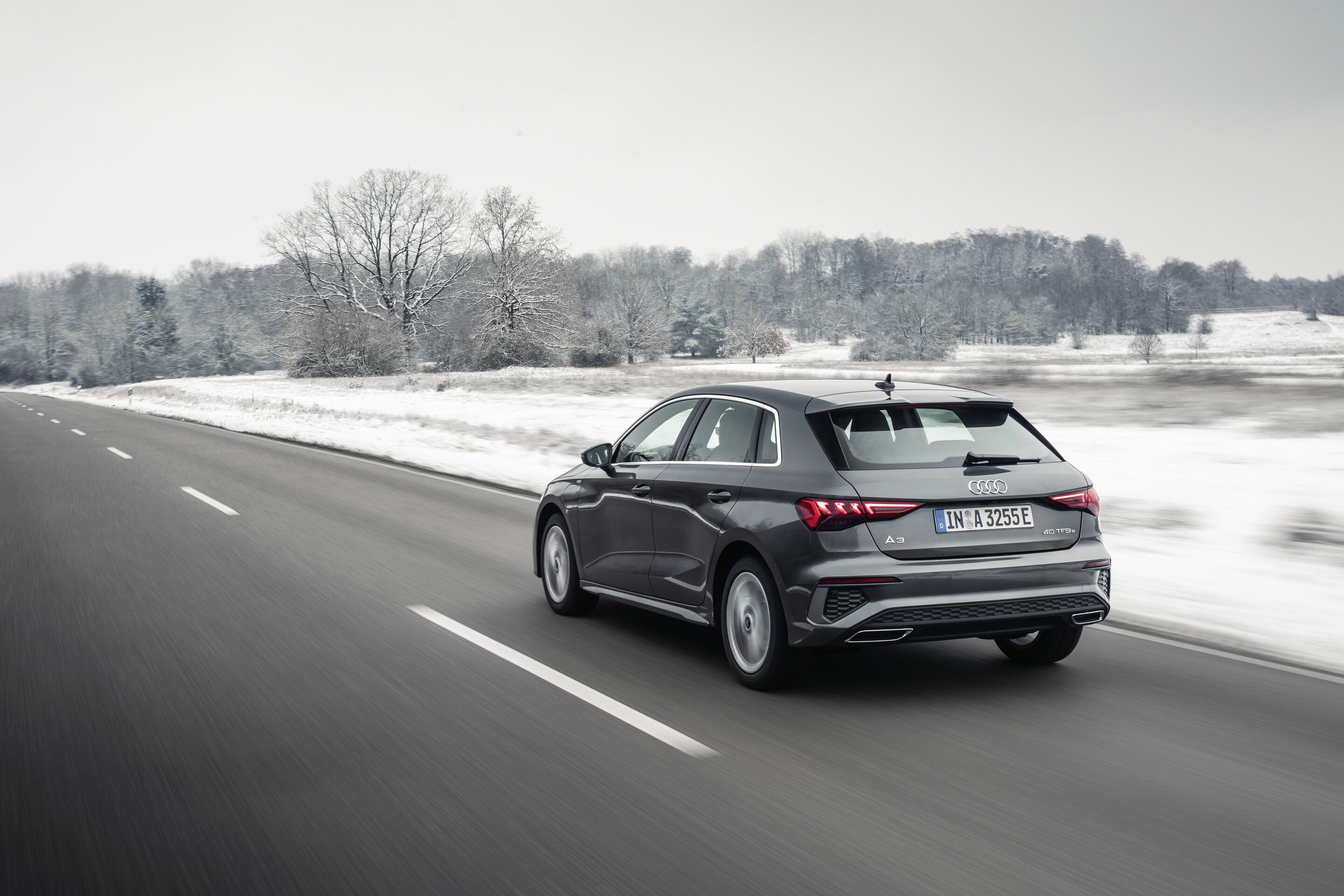 Audi A3 Sportback 40 TFSI e - Fahraufnahme
Farbe: Daytonagrau