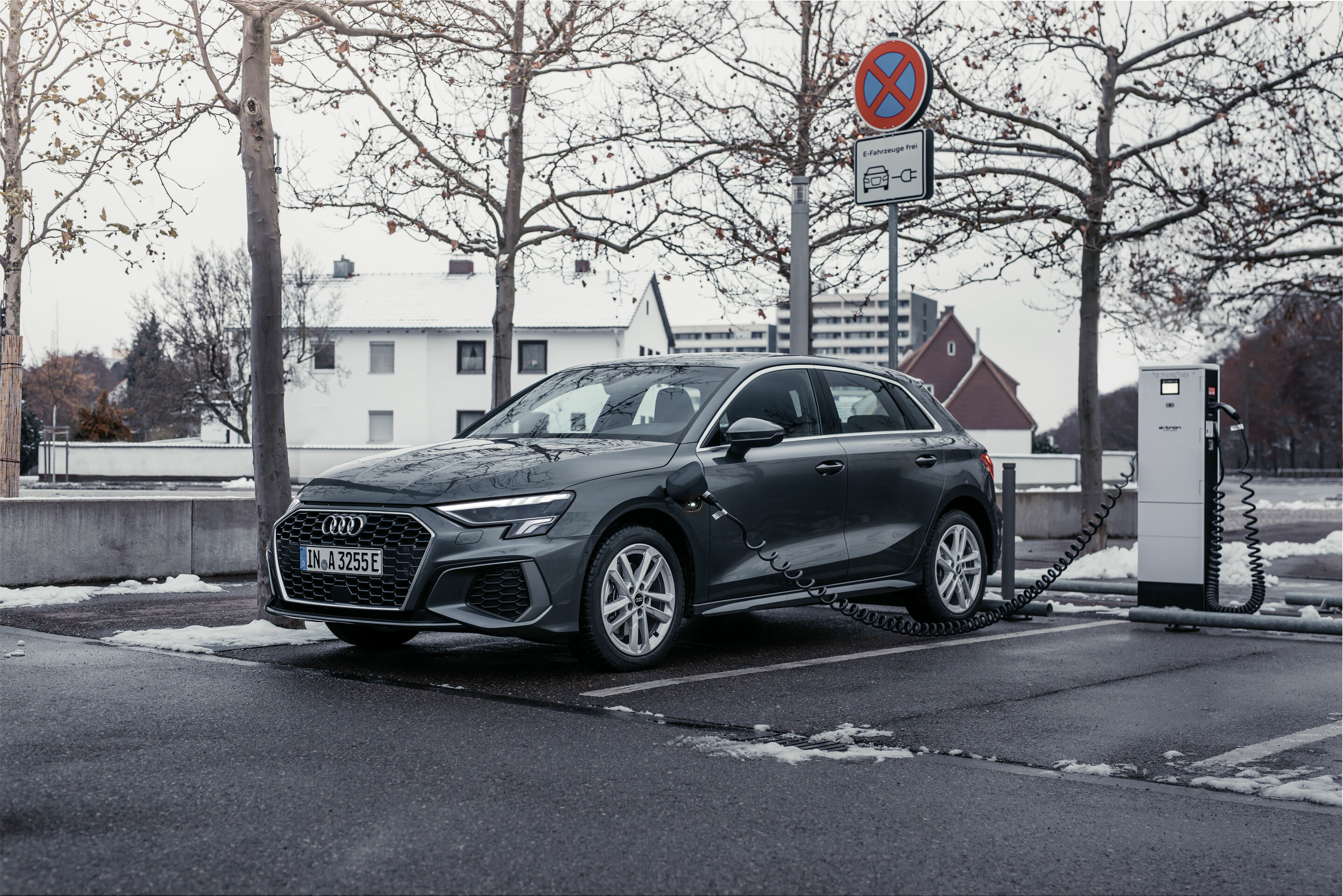 Audi A3 Sportback 40 TFSI e - Standaufnahme
Farbe: Daytonagrau