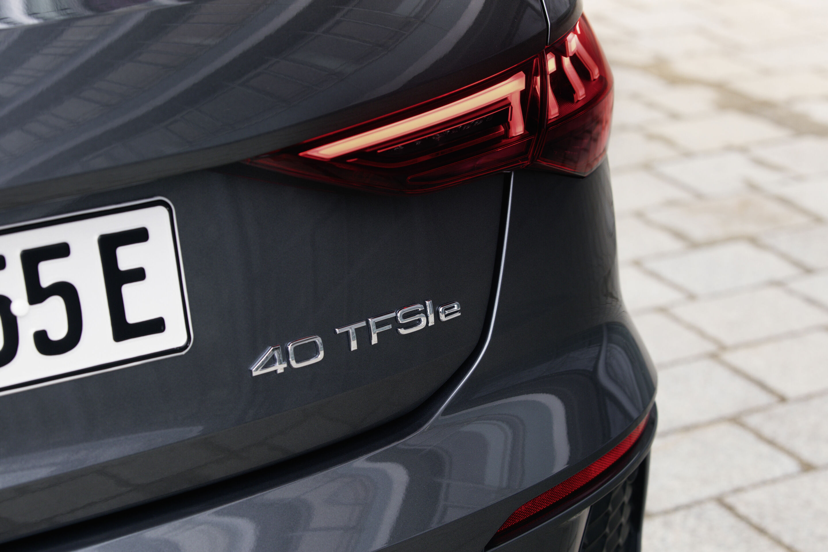 Audi A3 Sportback 40 TFSI e - Detail 
Farbe: Daytonagrau