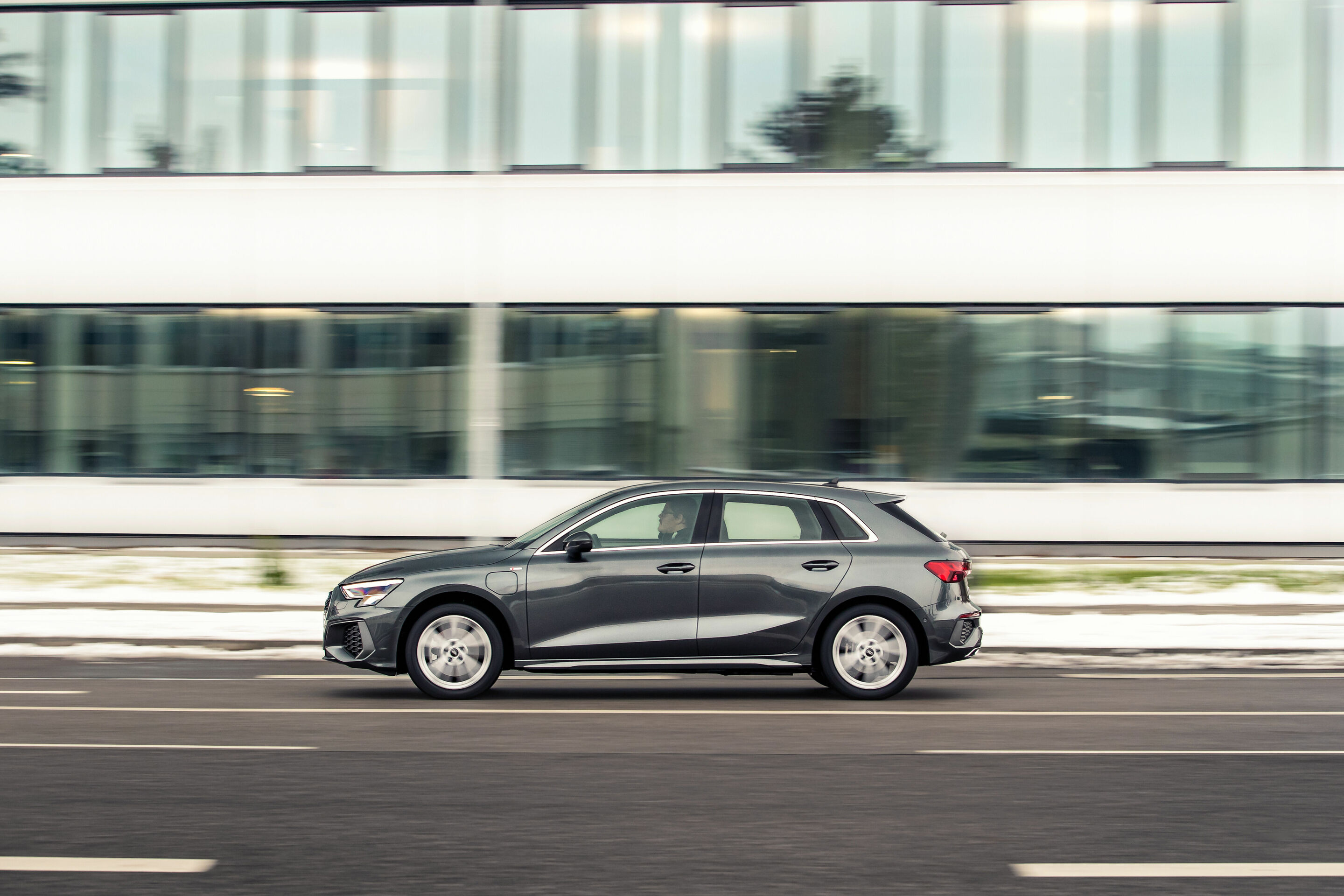 Audi A3 Sportback 40 TFSI e - Dynamic photo
Colour: Daytona grey