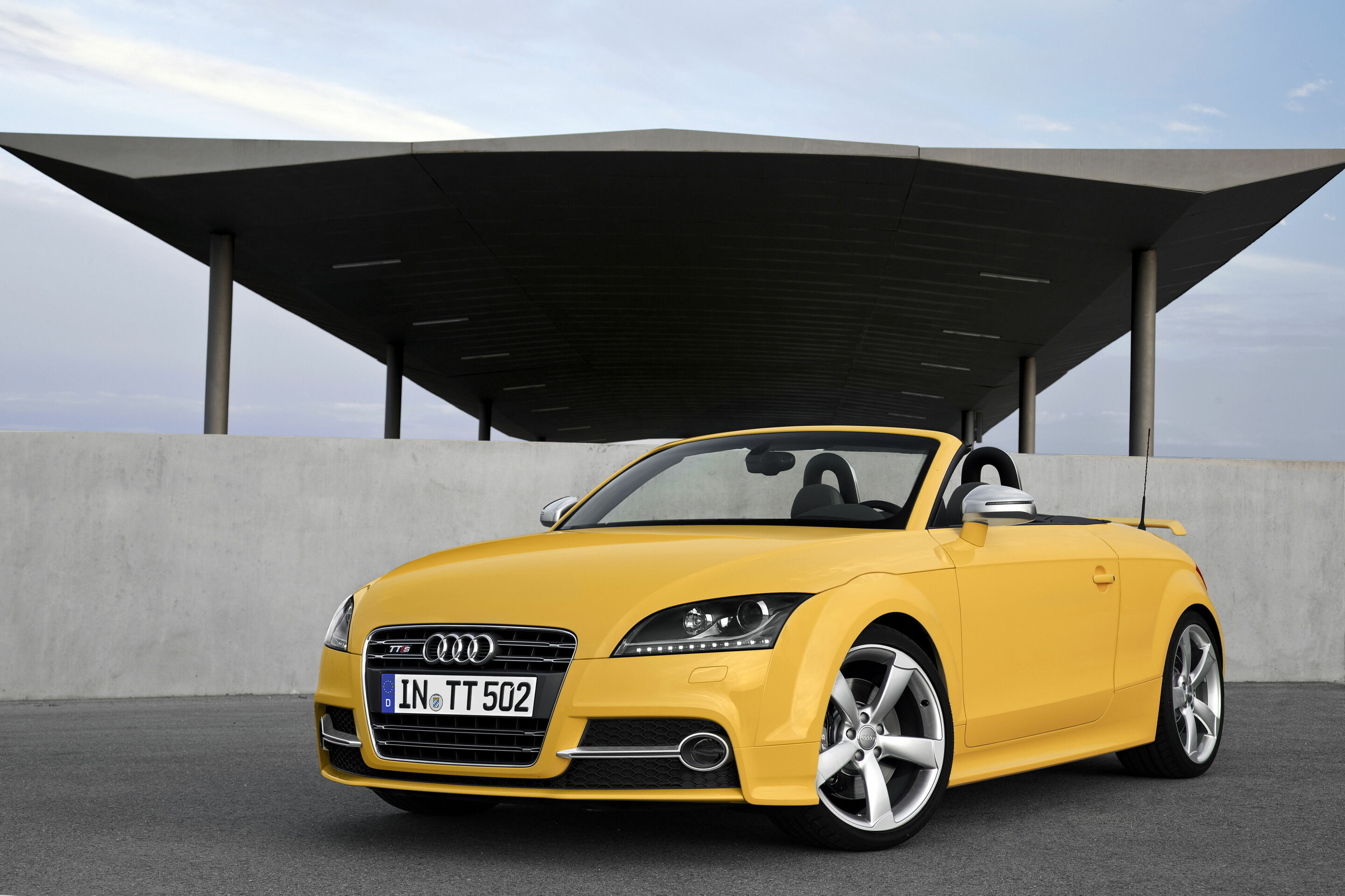 Audi TTS Roadster competition - Static photo

Colour: Imola Yellow