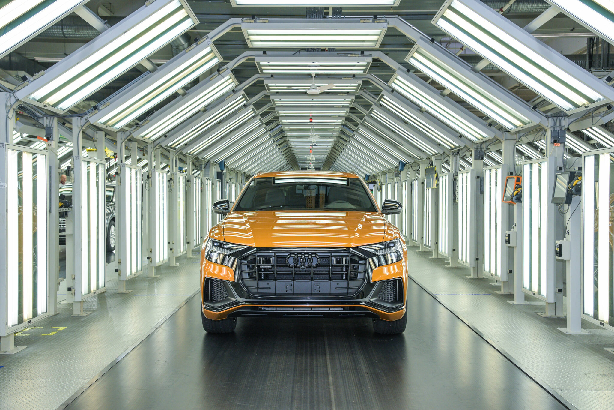 Production of the new Audi Q8 with the plug-in hybrid drive started at the Volkswagen Slovakia site in Bratislava at the end of 2020. - Production of the new Audi Q8 with the plug-in hybrid drive started at the Volkswagen Slovakia site in Bratislava at...