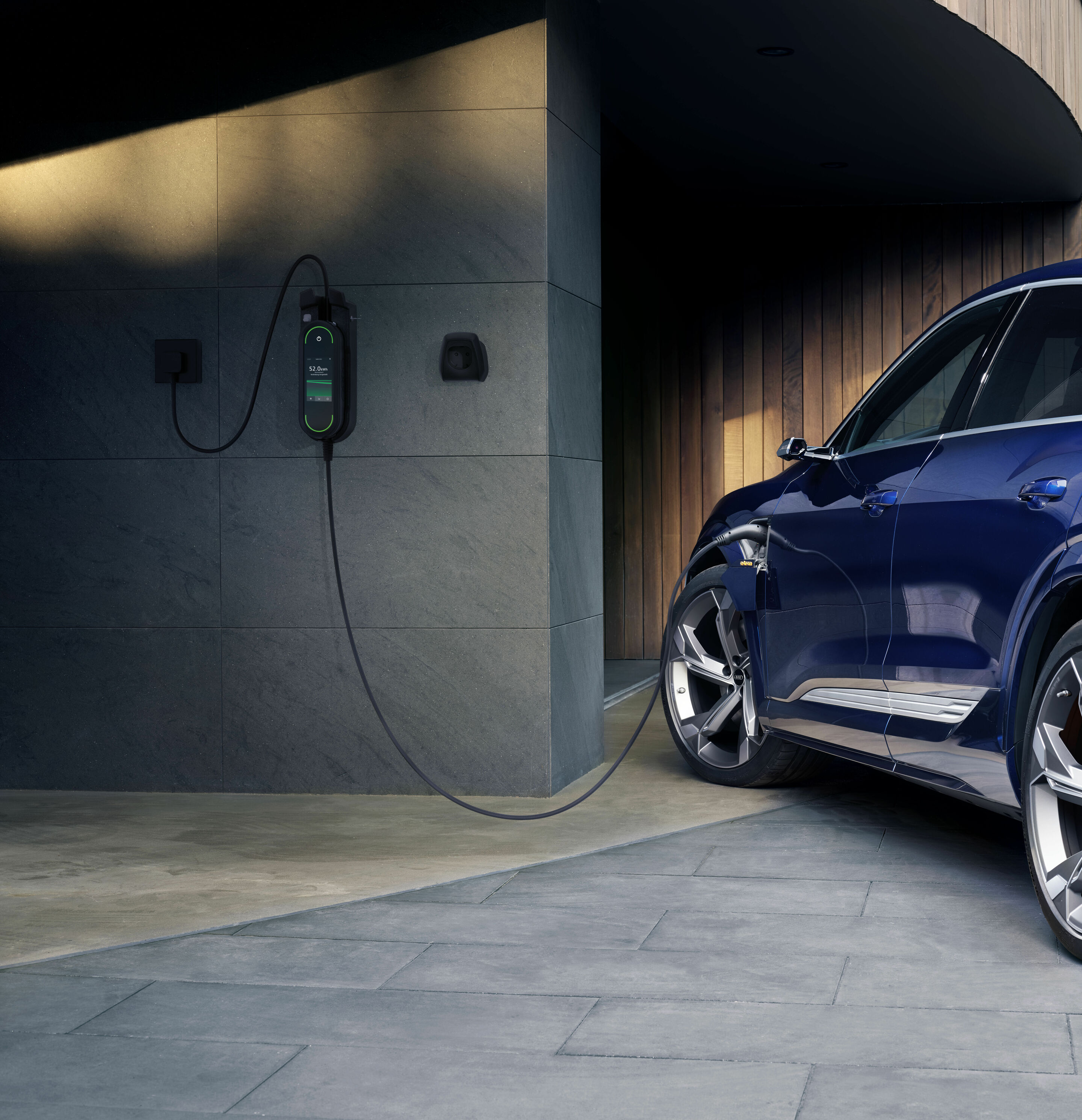 Preventing blackouts with intelligence - Audi e-tron is ready for grid-optimized charging