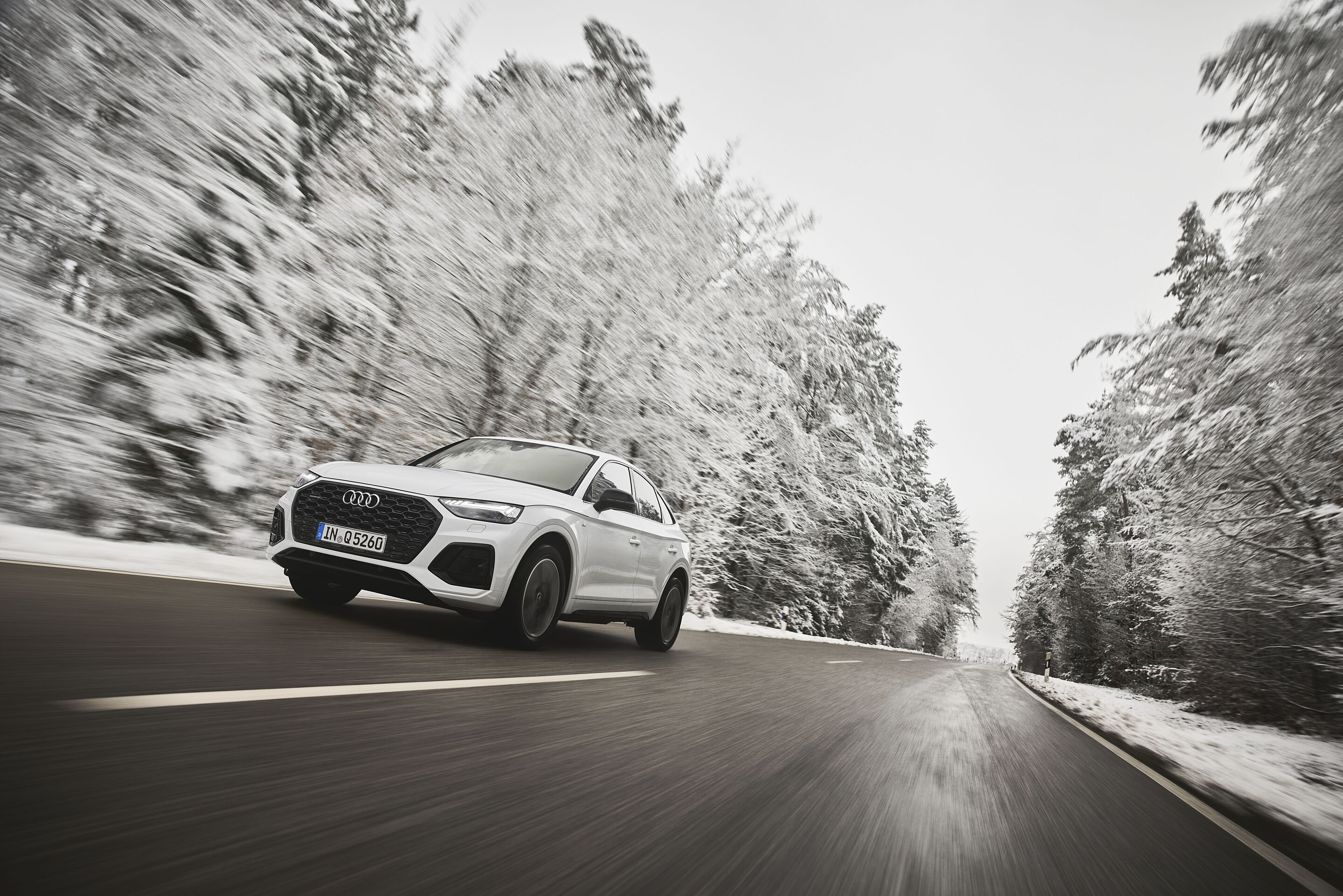 Audi Q5 Sportback (until 2024) - Dynamic photo
Colour: Glacier white