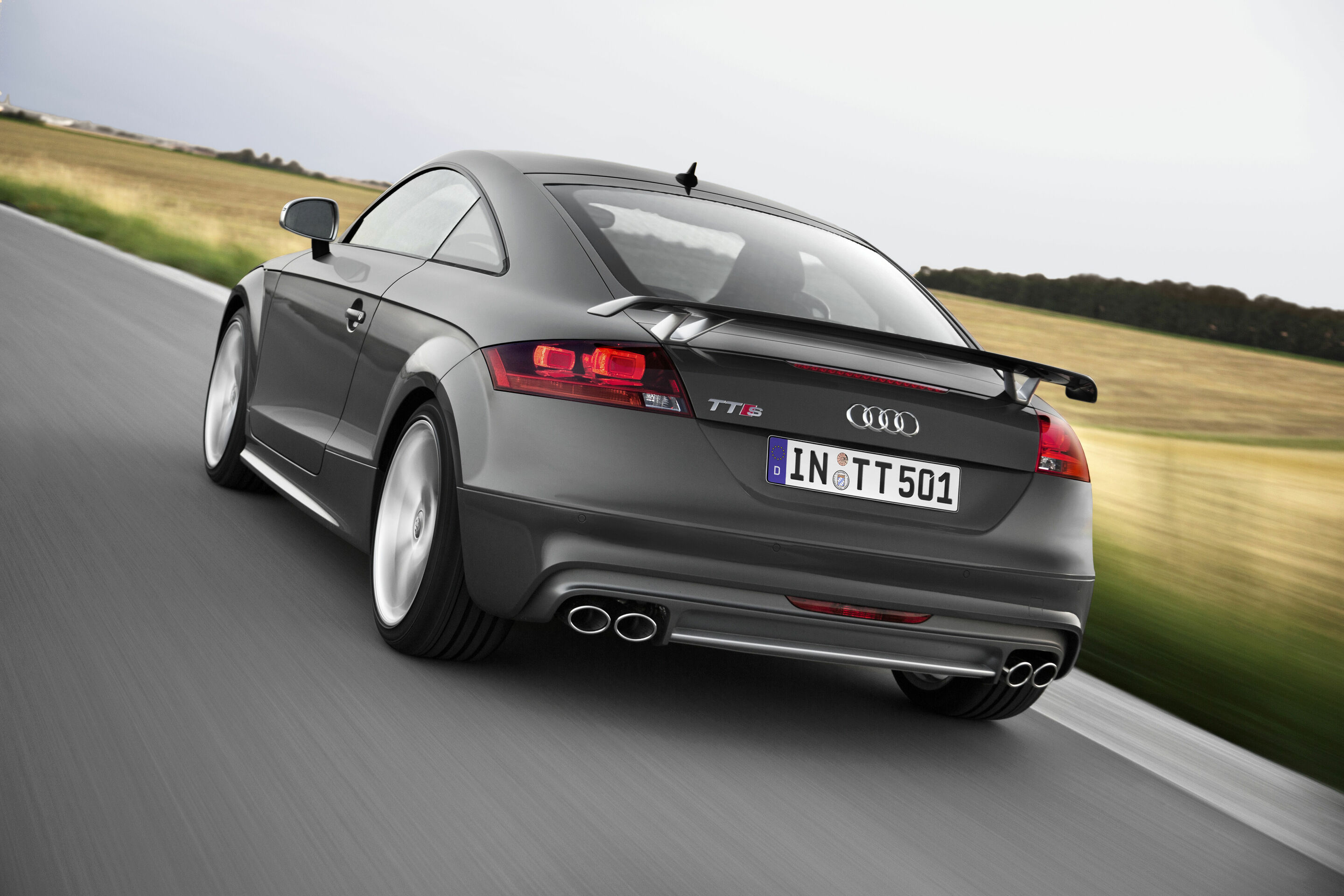 Audi TTS Coupé competition - Fahraufnahme

Farbe: Nimbusgrau