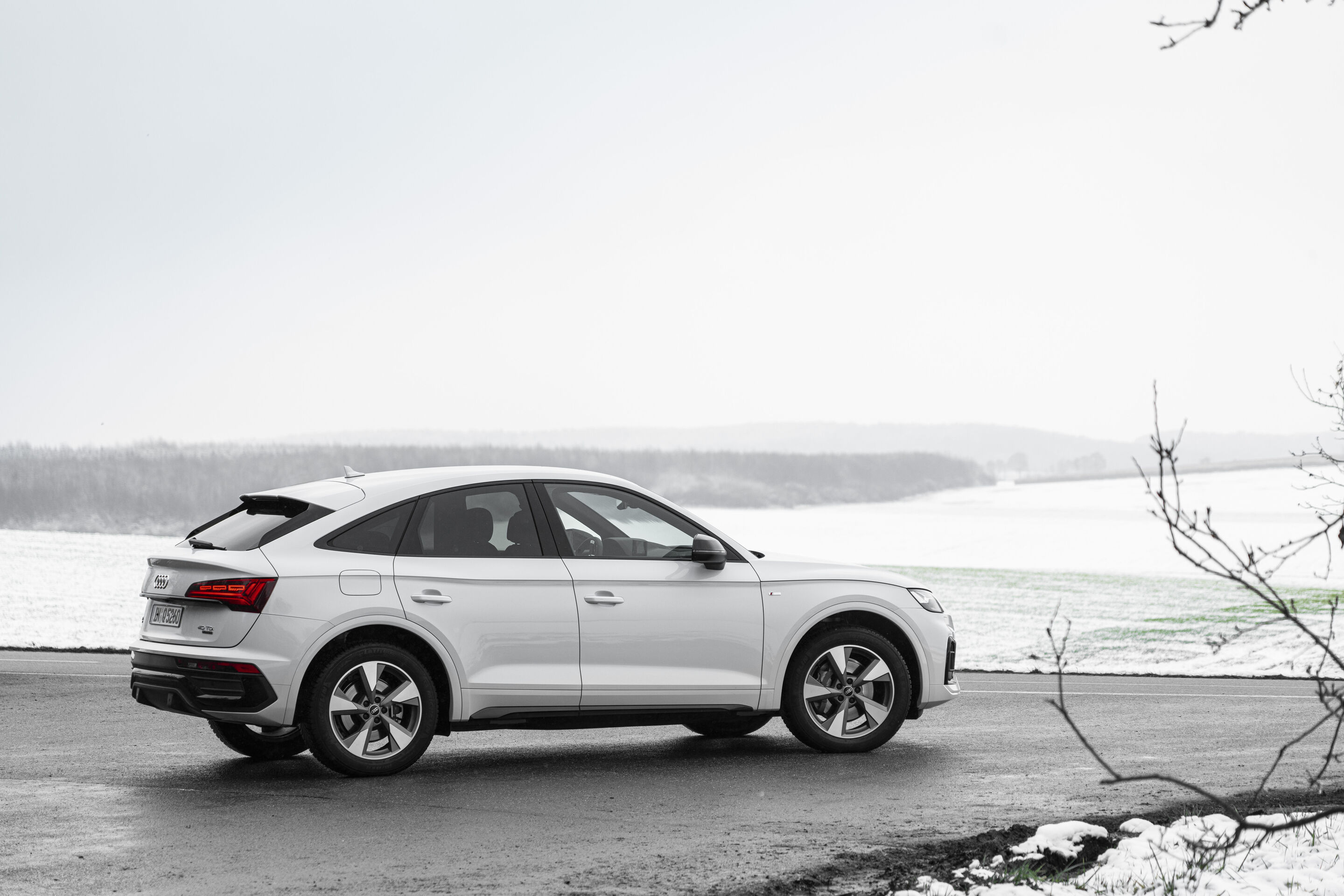 Audi Q5 Sportback 40 TDI quattro (until 2024) - Static photo,
Colour: Glacier white