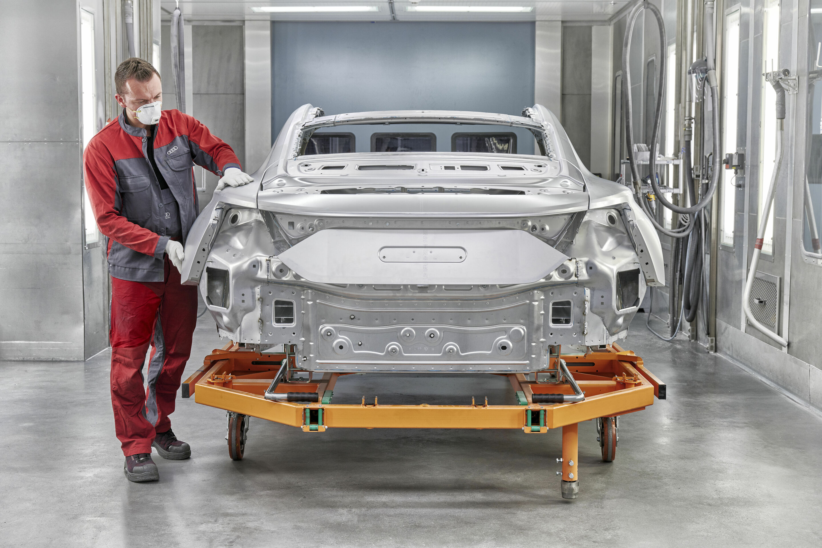 Audi e-tron GT - The body shop of the Audi e-tron GT at Böllinger Höfe.