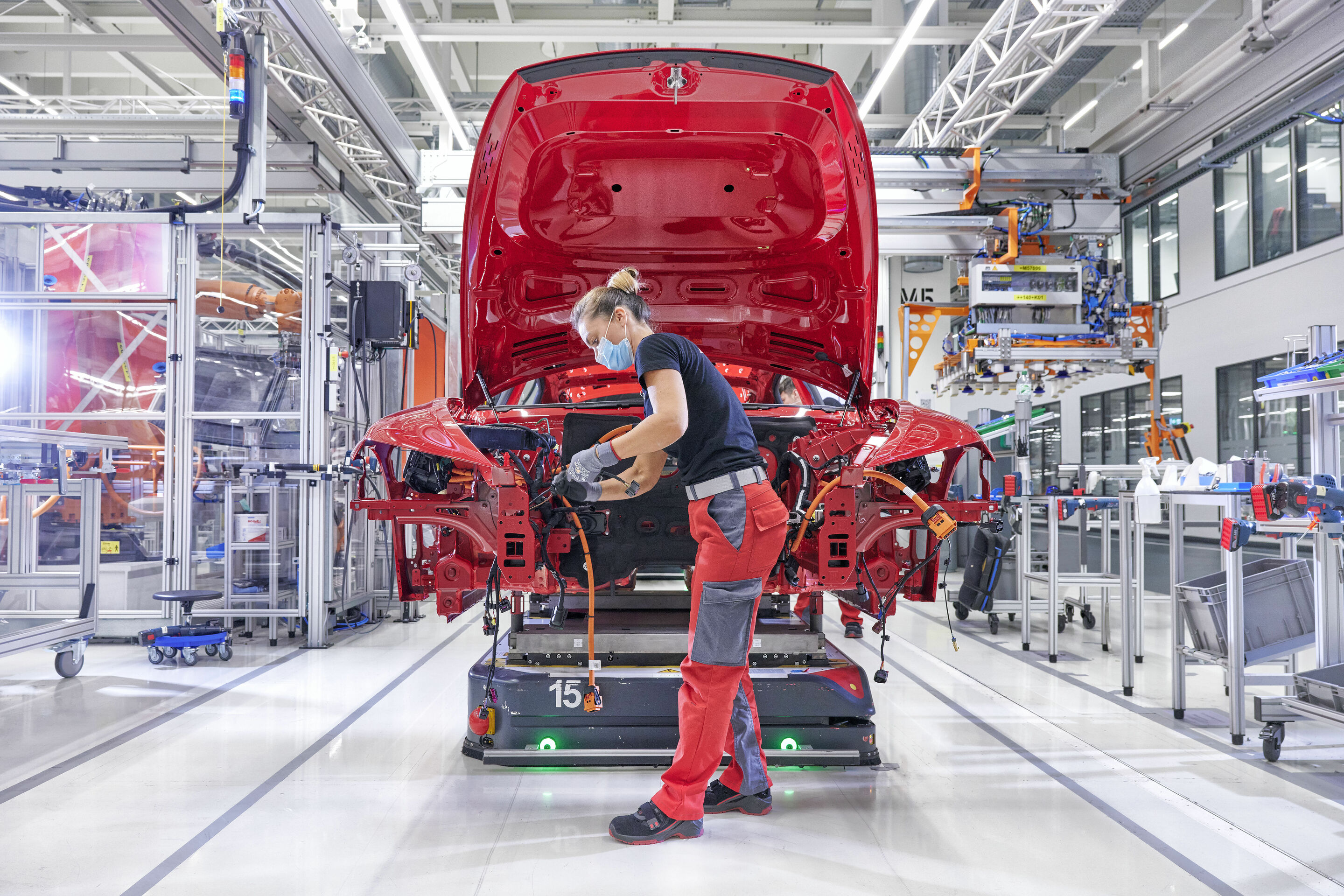 Audi e-tron GT - The assembly facility of the Audi e-tron GT at Böllinger Höfe.