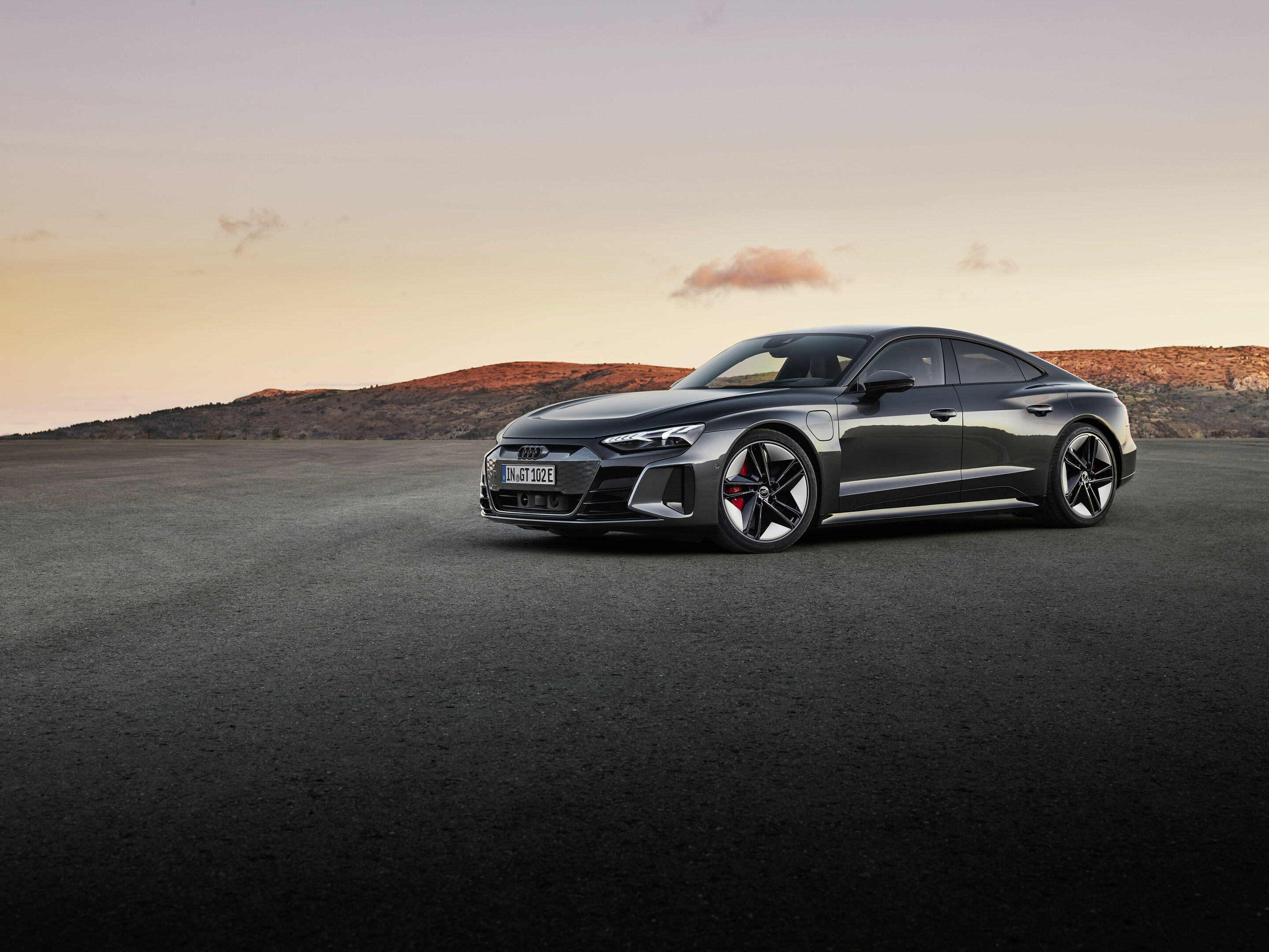 Audi RS e-tron GT - Standaufnahme, Farbe: Daytonagrau