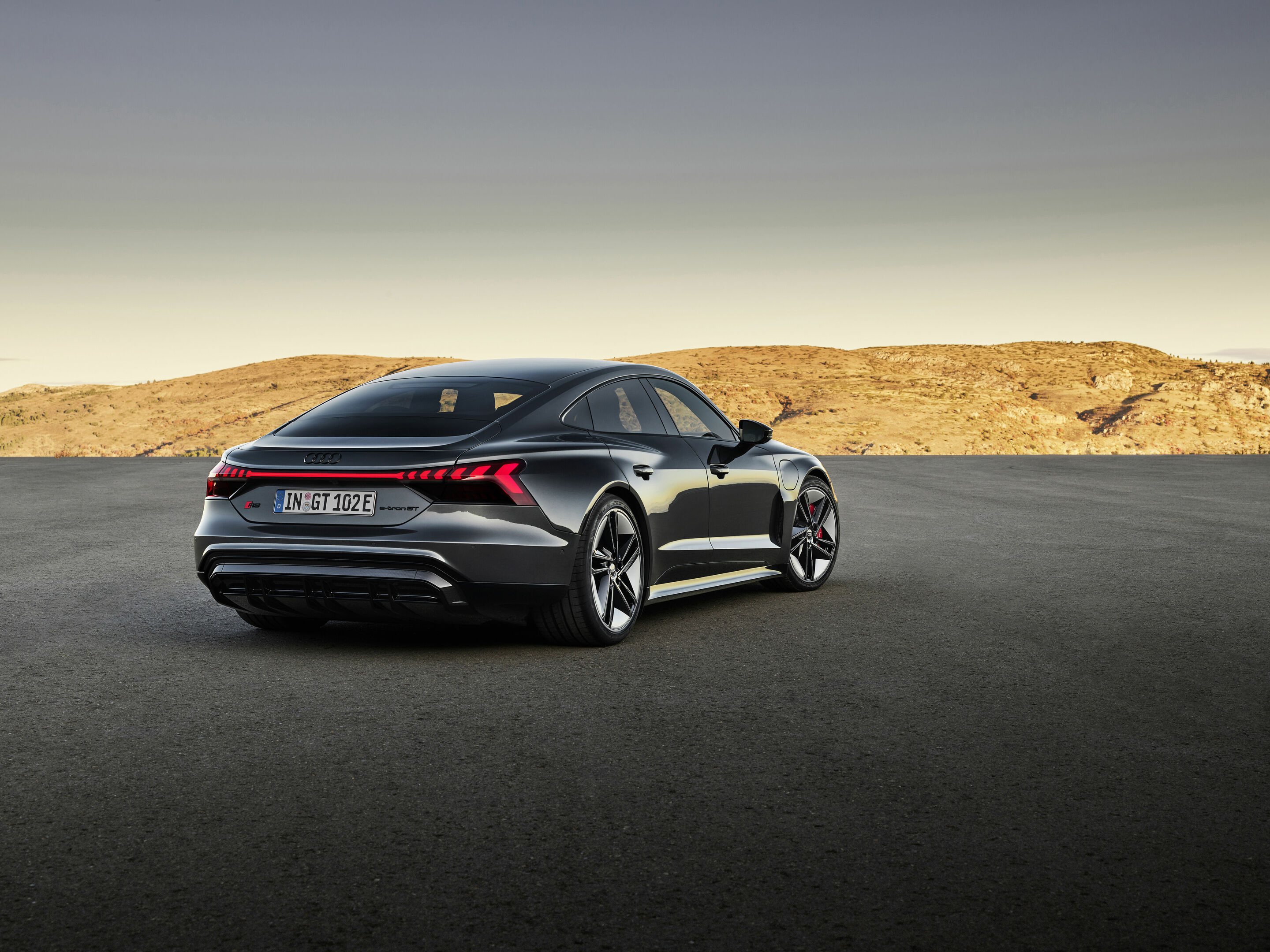 Audi RS e-tron GT - Standaufnahme, Farbe: Daytonagrau
