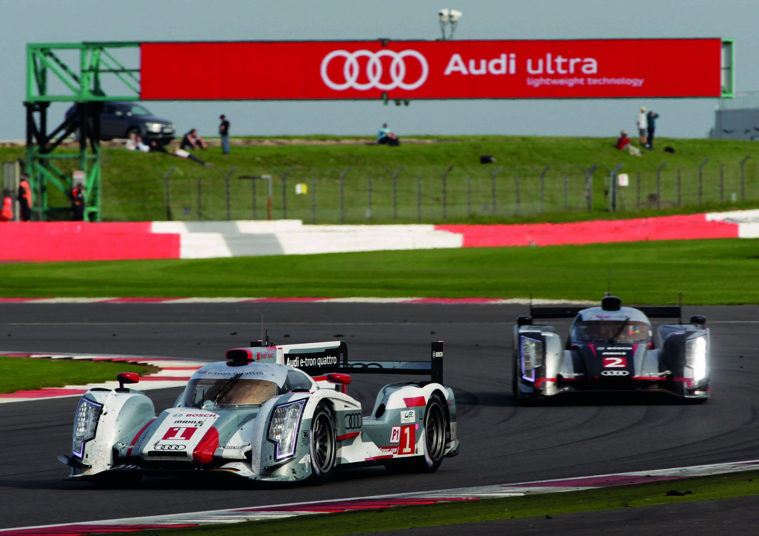 Audi R18 geht auf Weltreise - Audi bereitet sich nach dem vorzeitigen Titelgewinn in der Markenwertung der FIA-Langstrecken-Weltmeisterschaft WEC auf vier anspruchsvolle Übersee-Gastspiele mit dem R18 vor.