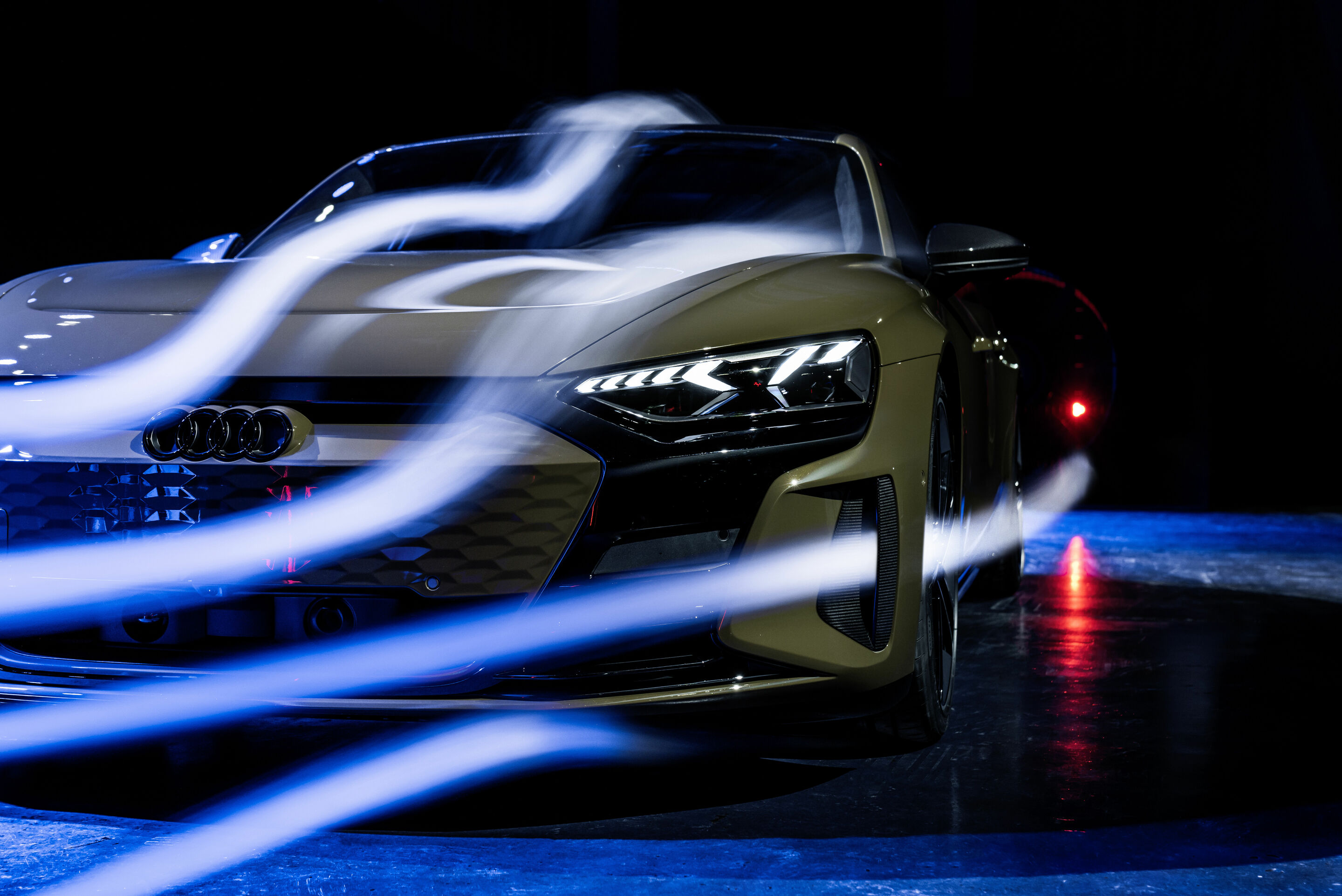 Audi e-tron GT experience - Aerodynamik - Audi RS e-tron GT
Farbe: Taktikgrün Metallic