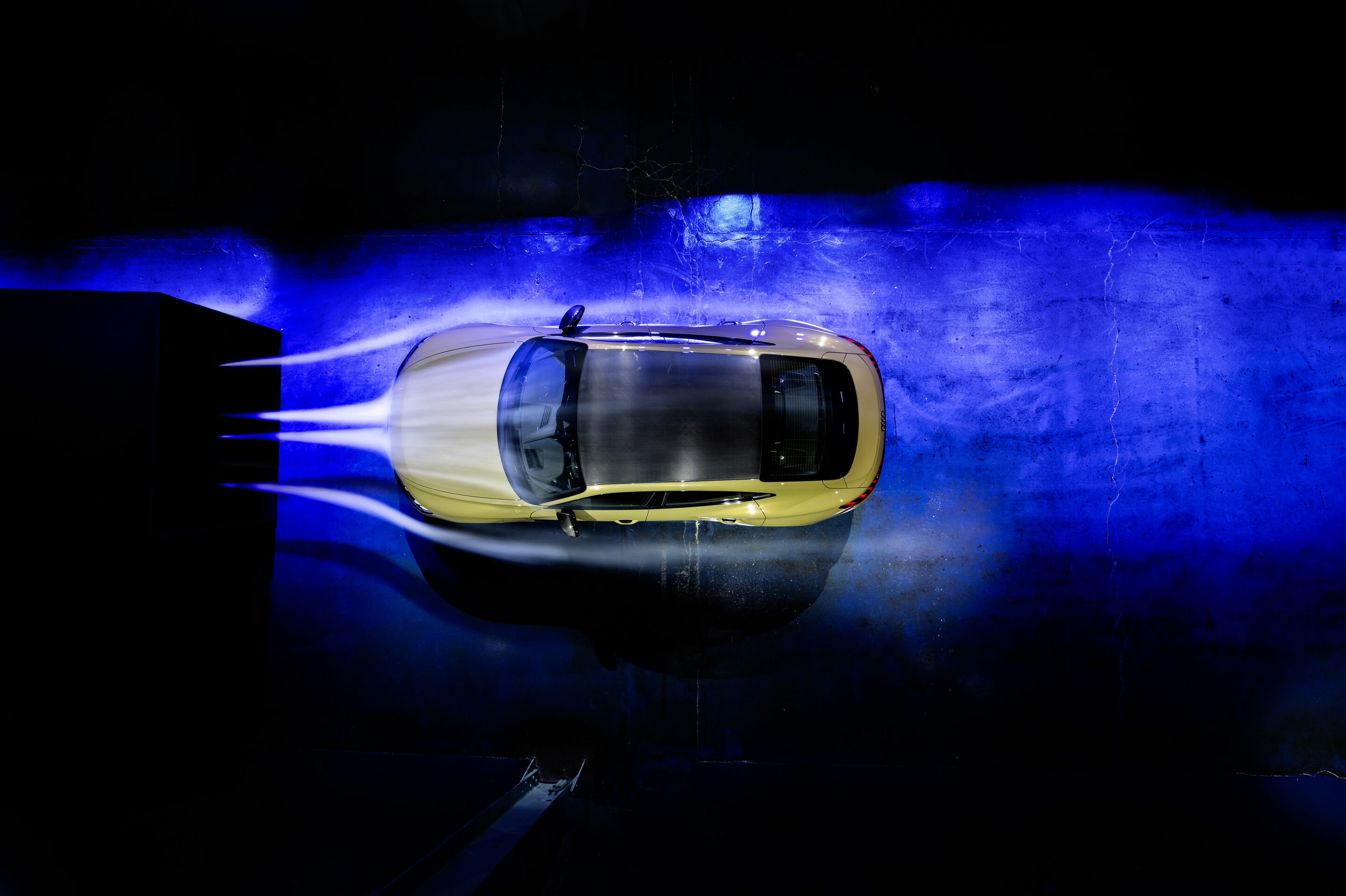 Audi e-tron GT experience - Aerodynamik - Audi RS e-tron GT
Farbe: Taktikgrün Metallic