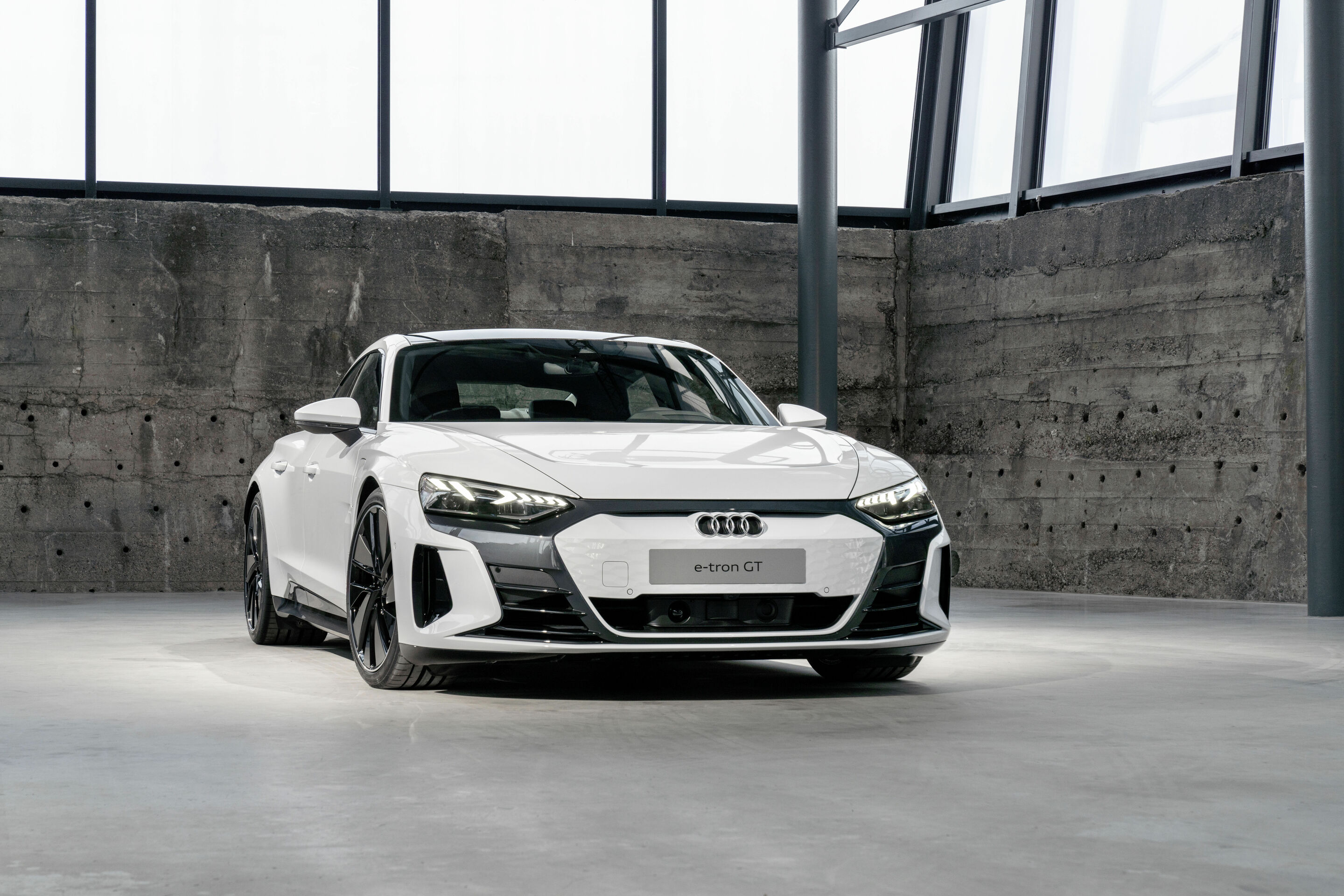 Audi e-tron GT experience - Design - Audi e-tron GT quattro
Colour: Suzuka gray