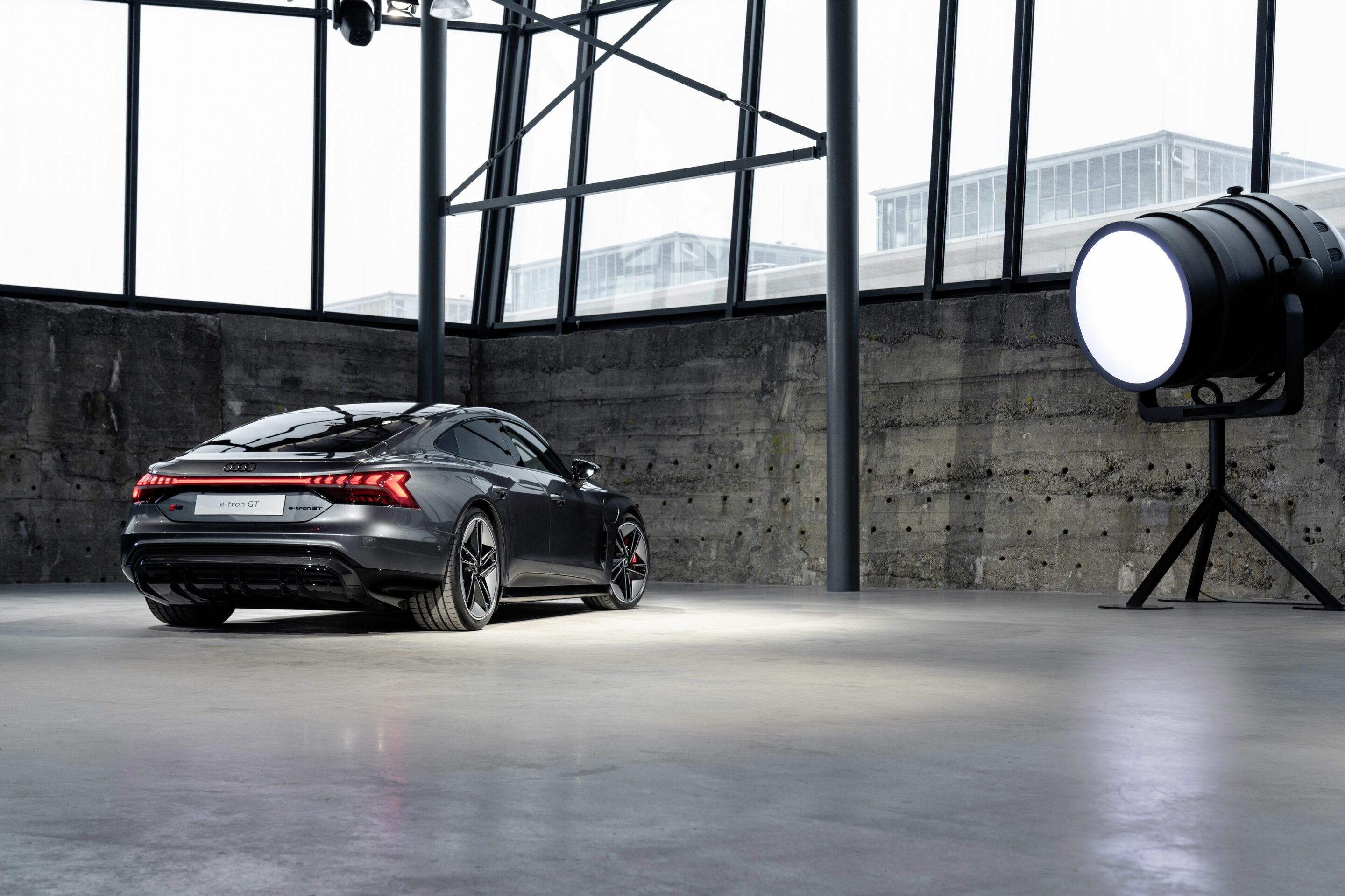 Audi e-tron GT experience - Design - Audi RS e-tron GT
Farbe: Daytonagrau
