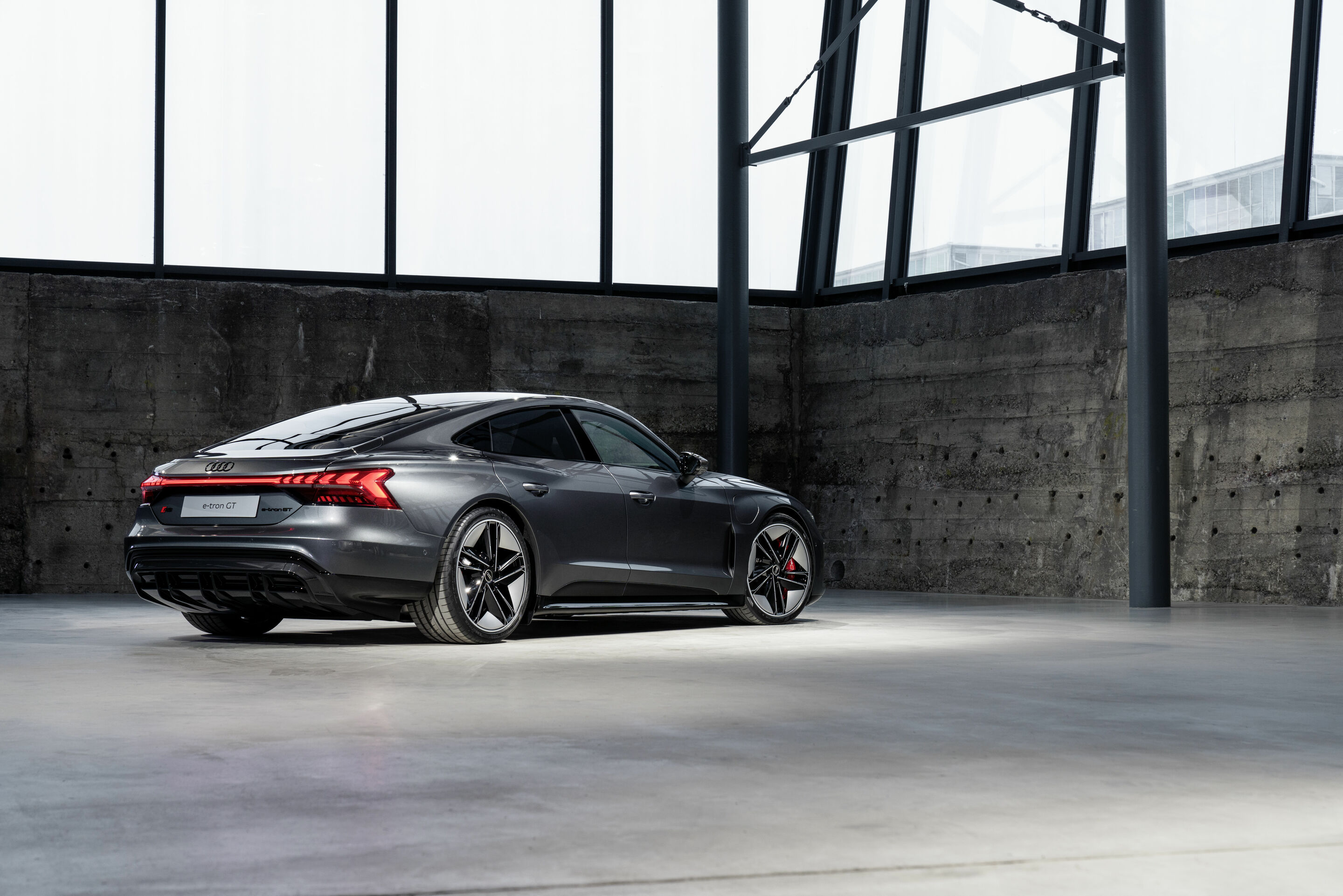 Audi e-tron GT experience - Design - Audi RS e-tron GT
Farbe: Daytonagrau
