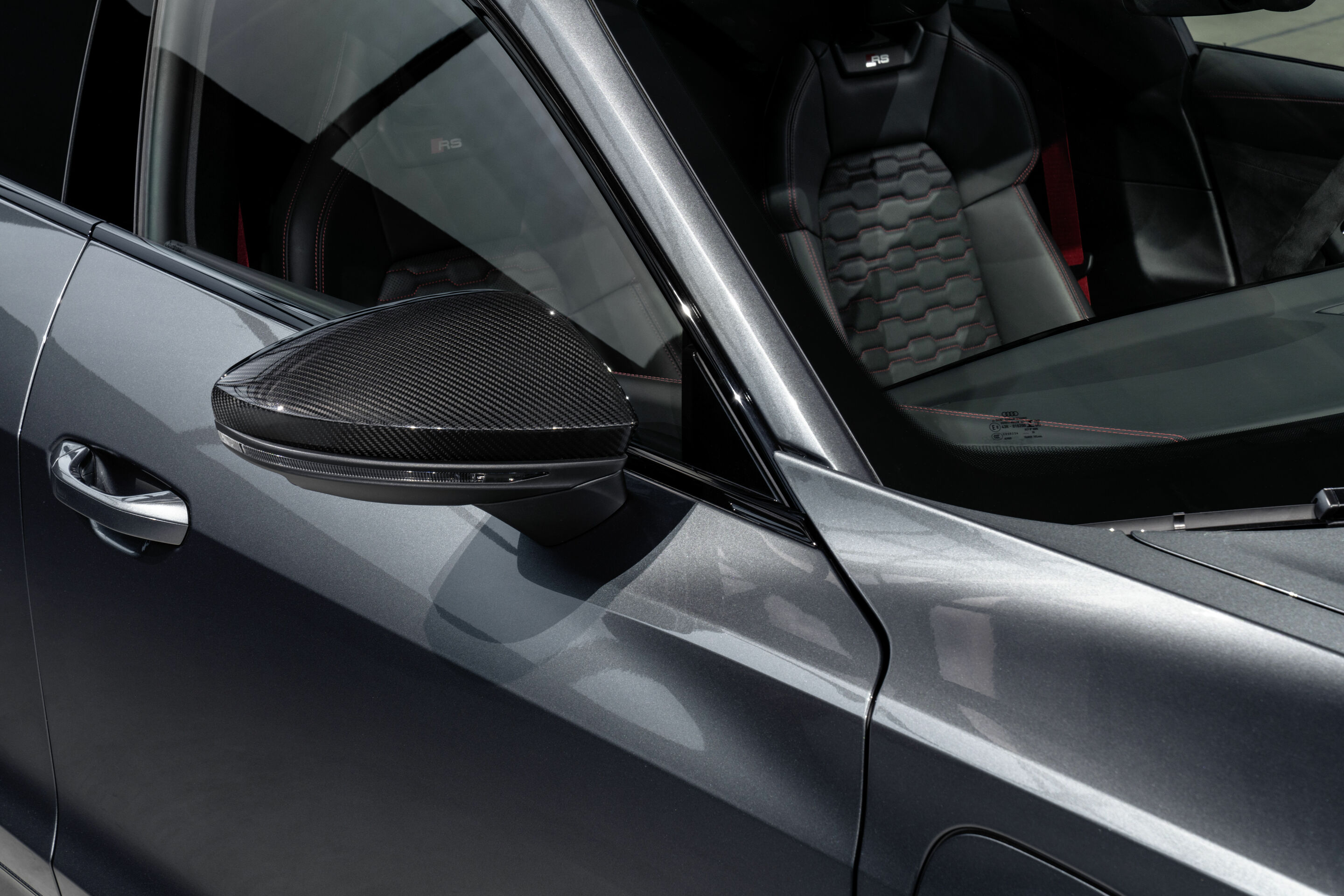 Audi e-tron GT experience - Design - Audi RS e-tron GT
Daytona grey