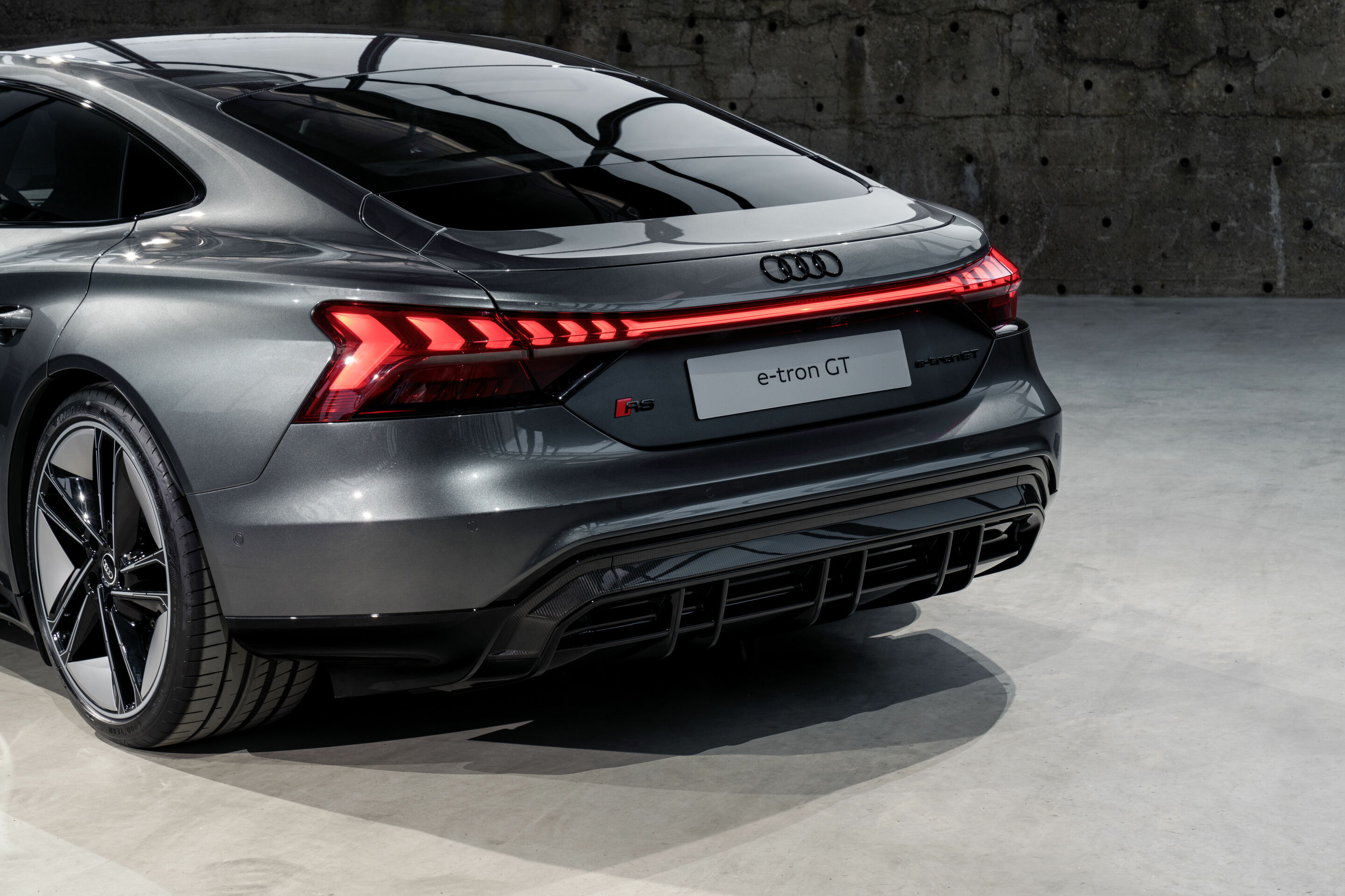 Audi e-tron GT experience - Design - Audi RS e-tron GT
Farbe: Daytonagrau