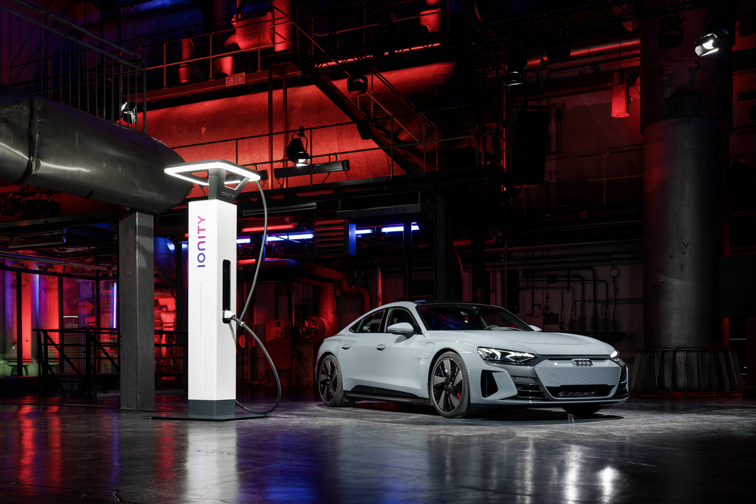 Audi e-tron GT experience - Technologie - Audi e-tron GT quattro
Farbe: Kemoragrau