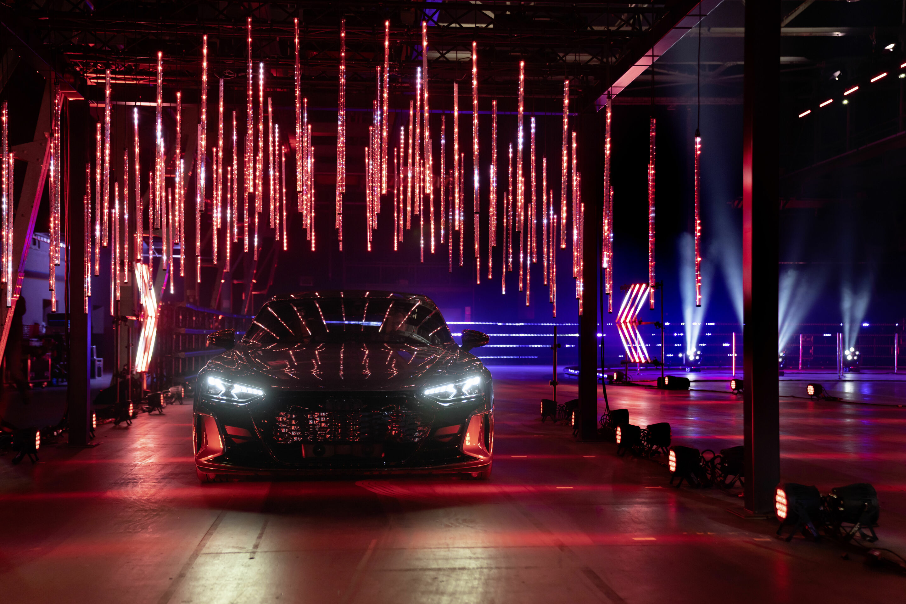 Audi e-tron GT experience - Audi RS e-tron GT
Farbe: Daytonagrau