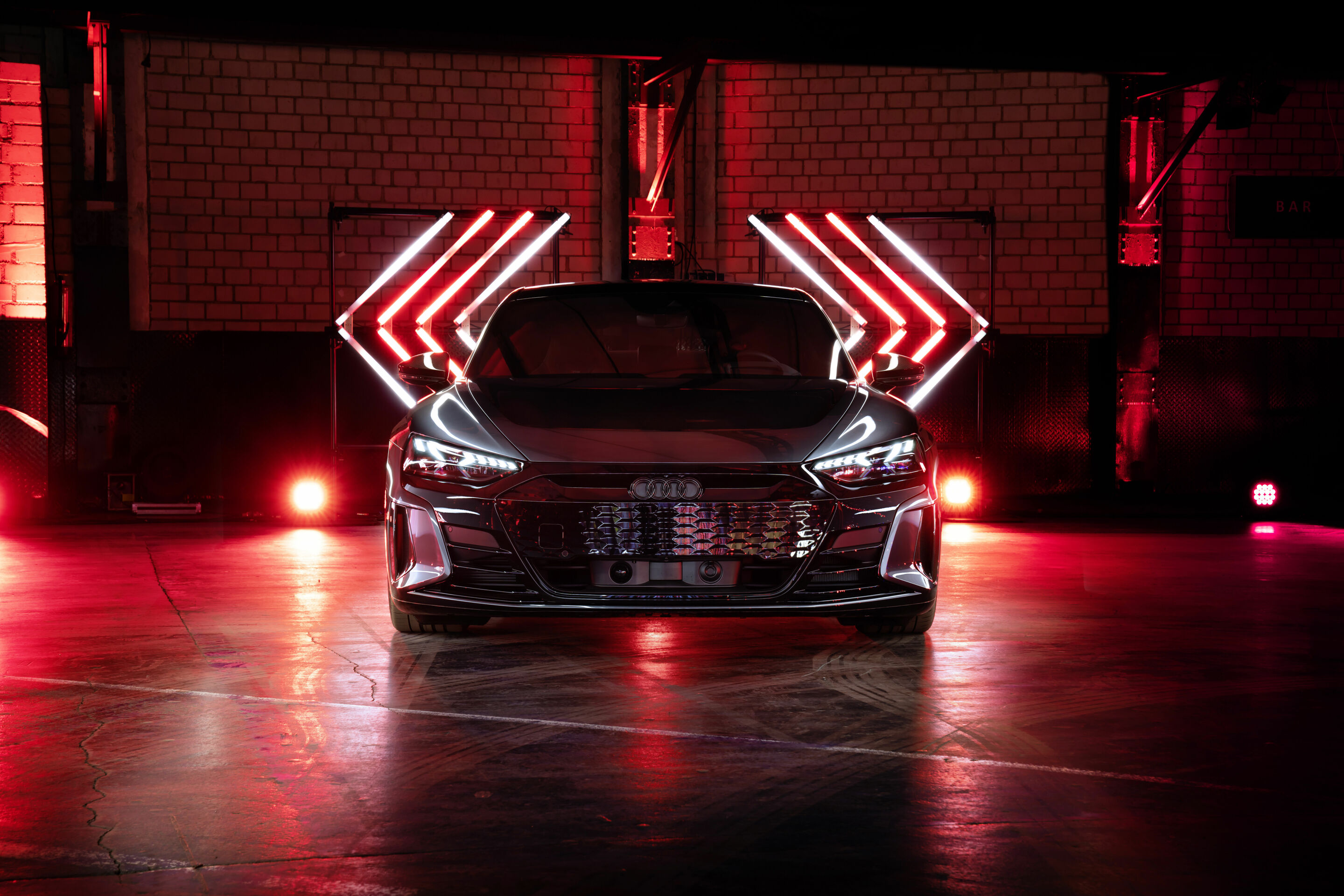 Audi e-tron GT experience - Audi RS e-tron GT
Colour: Daytona grey