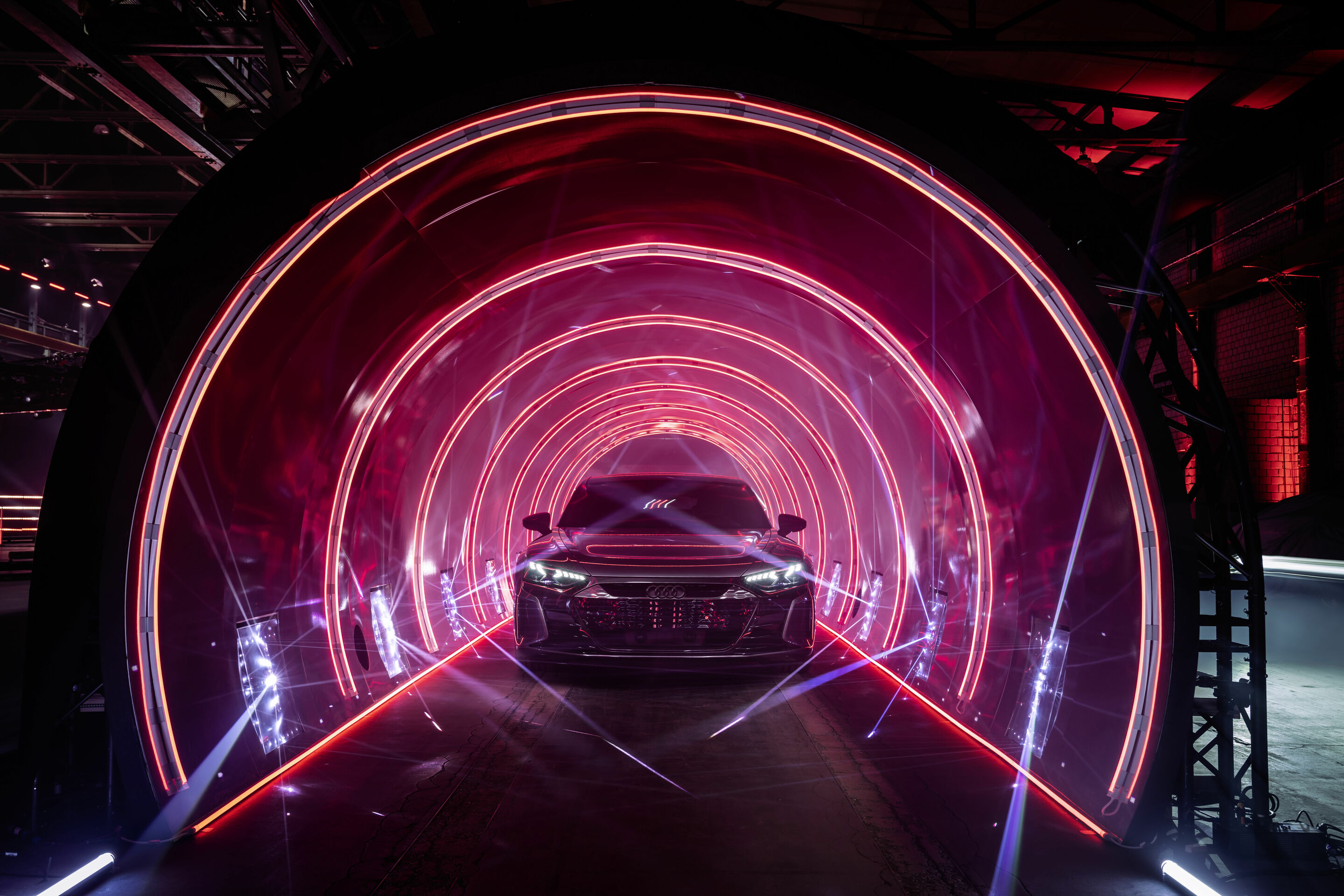 Audi e-tron GT experience - Audi RS e-tron GT
Farbe: Daytonagrau