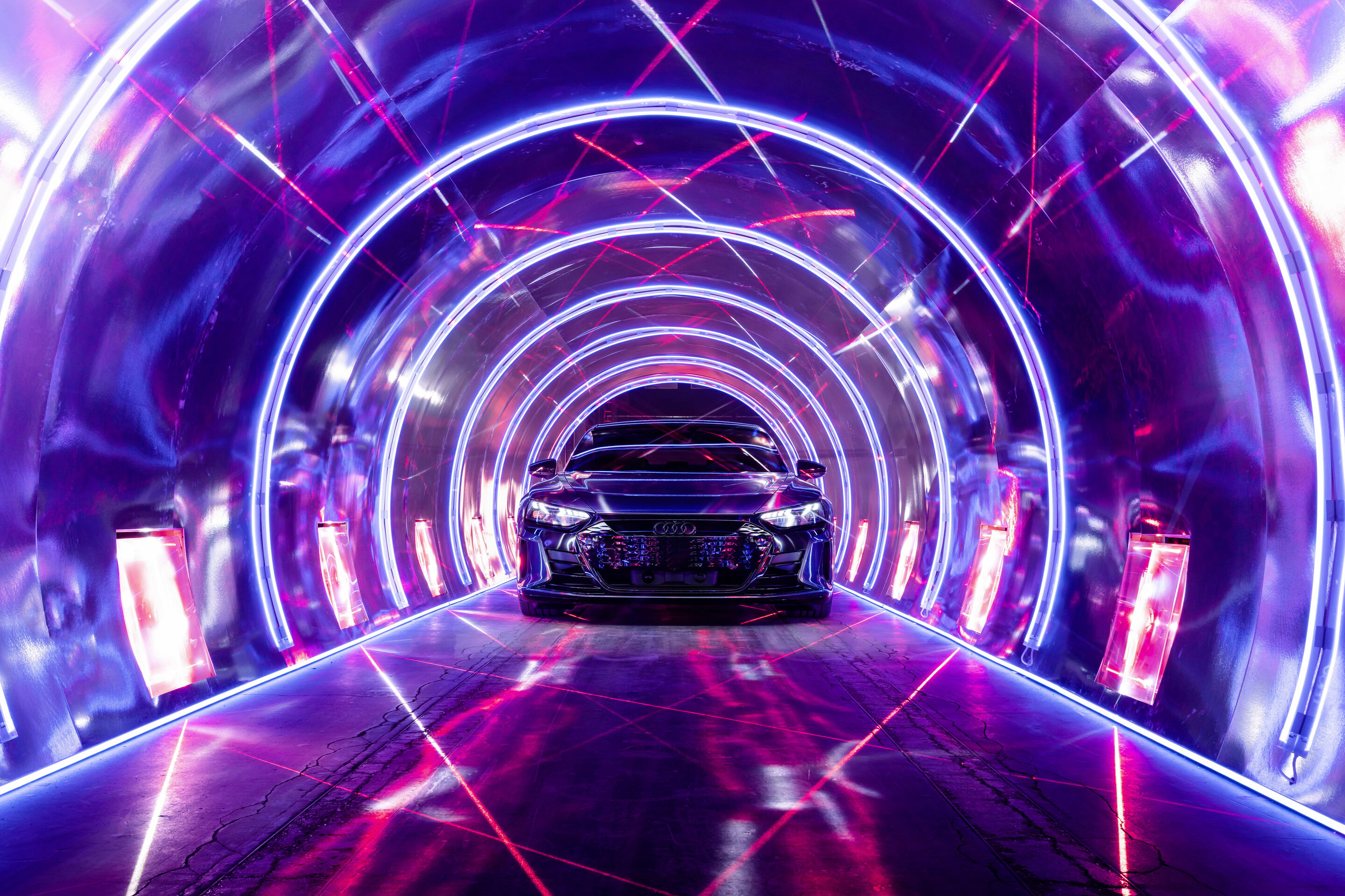 Audi e-tron GT experience - Audi RS e-tron GT
Colour: Daytona grey